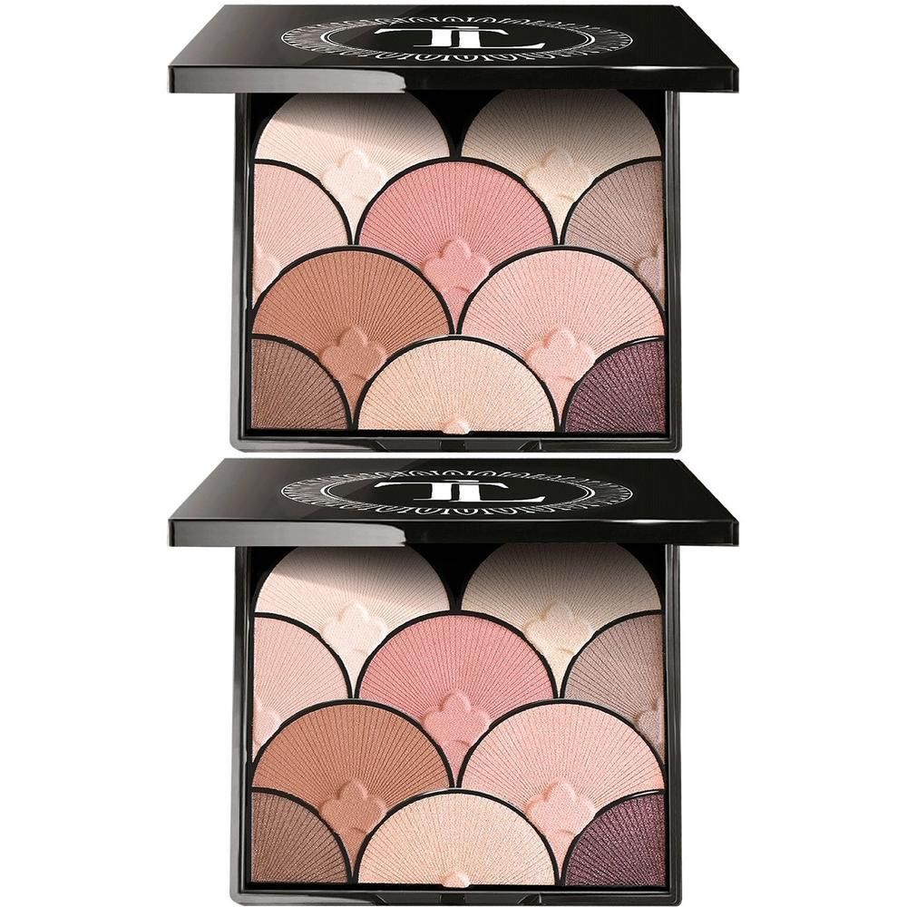 Deux palettes d'ombres à paupières ouvertes, chacune avec huit teintes en éventail dans des tons rose, brun et violet.