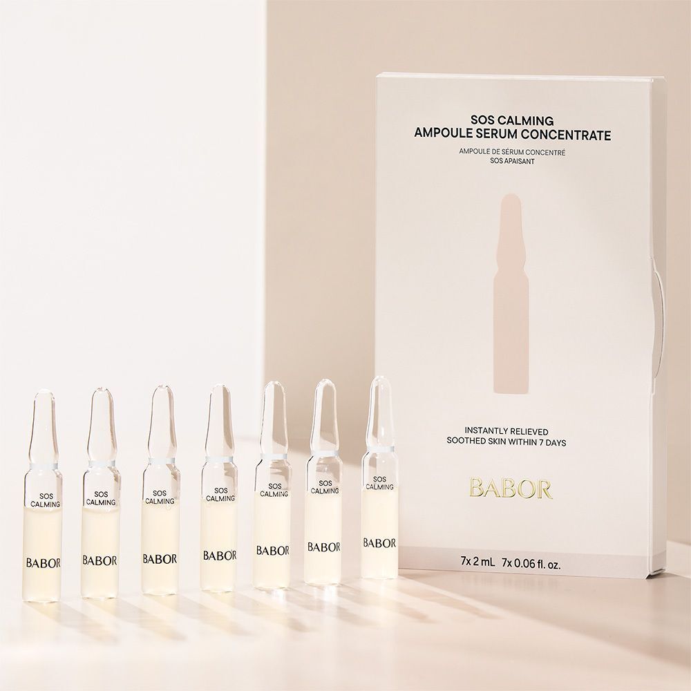 Sept ampoules BABOR SOS Calming à côté de leur emballage.