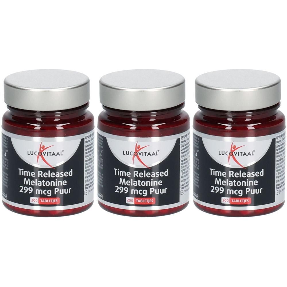 Drie potjes Lucovitaal Melatonine met vertraagde afgifte, 299 mcg. Elk potje bevat 200 tabletten.