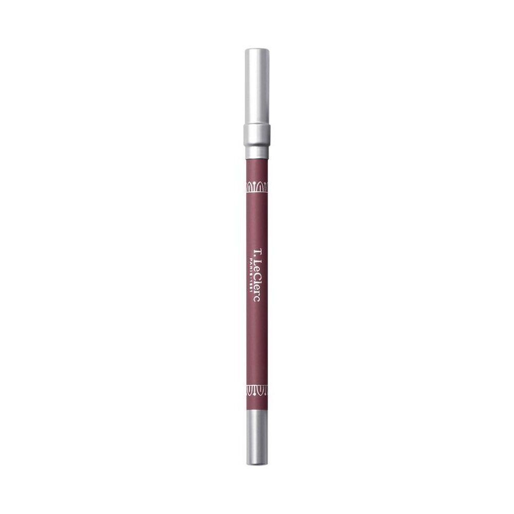 Een bordeauxrode lipliner met zilveren dop.
