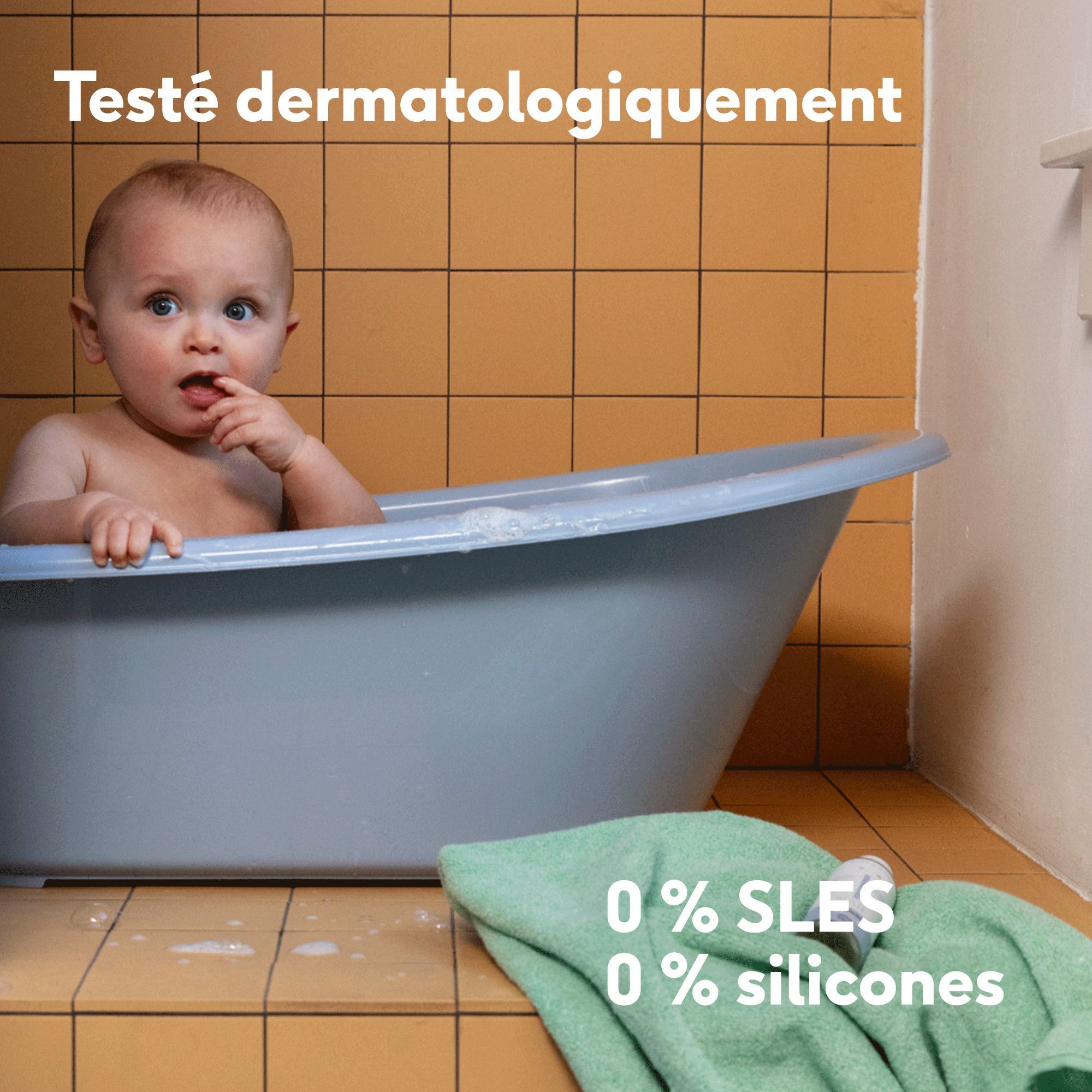Bébé dans une baignoire, "Testé dermatologiquement" et 0% SLES/silicones.