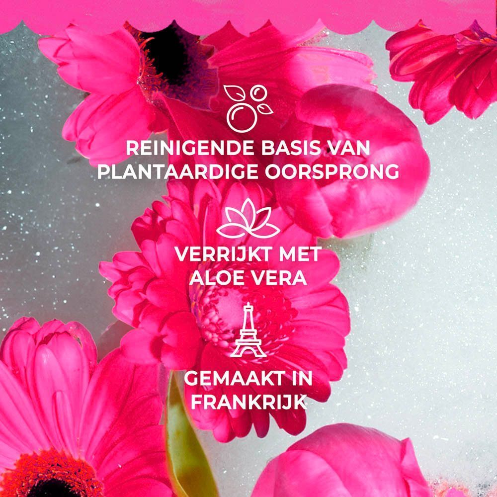 Roze bloemen met tekst over reinigende basis van plantaardige oorsprong en aloë vera.