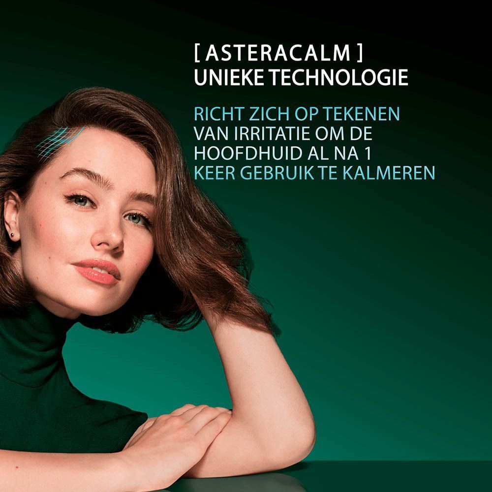 Vrouw met bruin haar en groene coltrui. Tekst over Asteracalm technologie voor de hoofdhuid.
