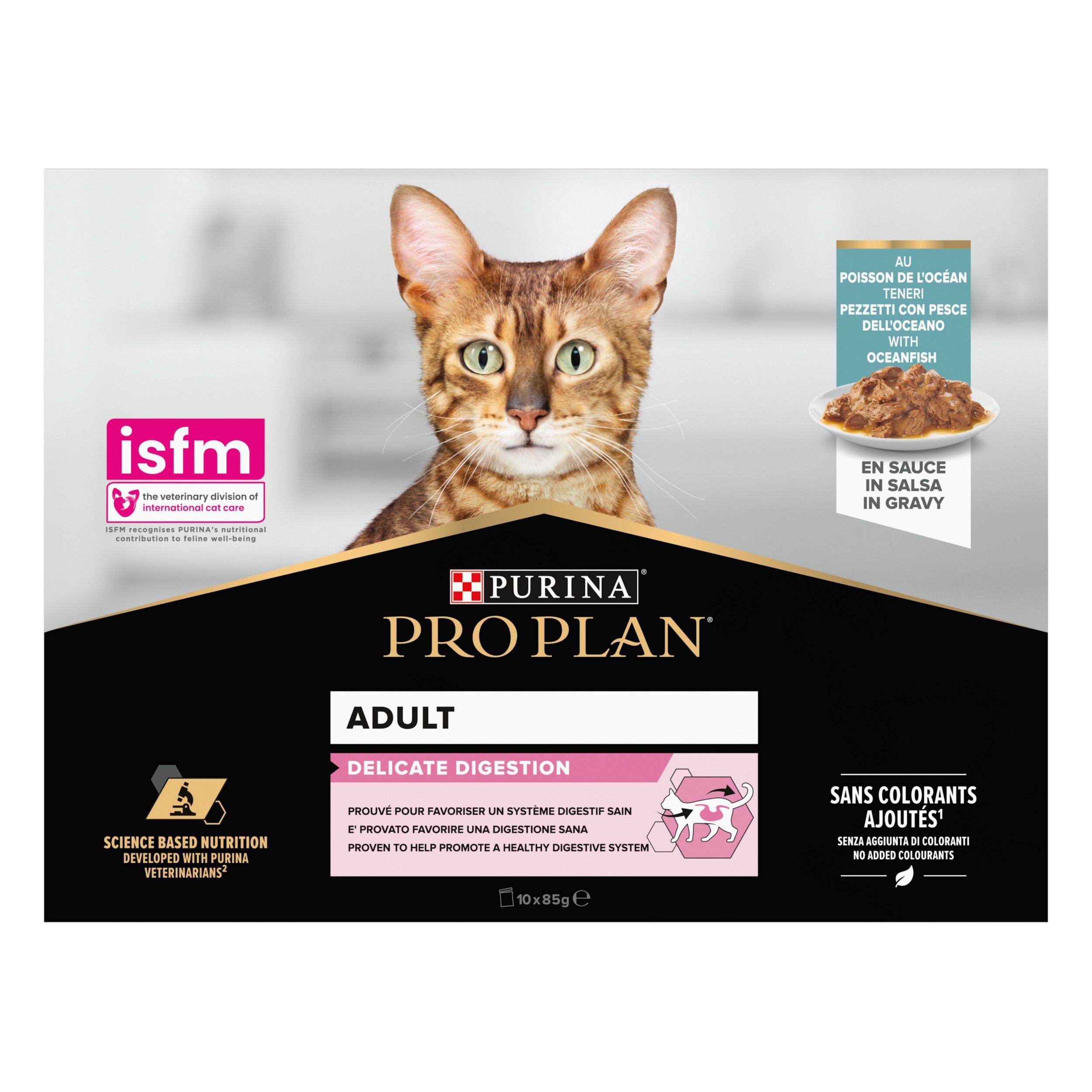 Arrière d'un paquet de nourriture pour chats Purina Pro Plan avec informations sur les ingrédients multilingues.