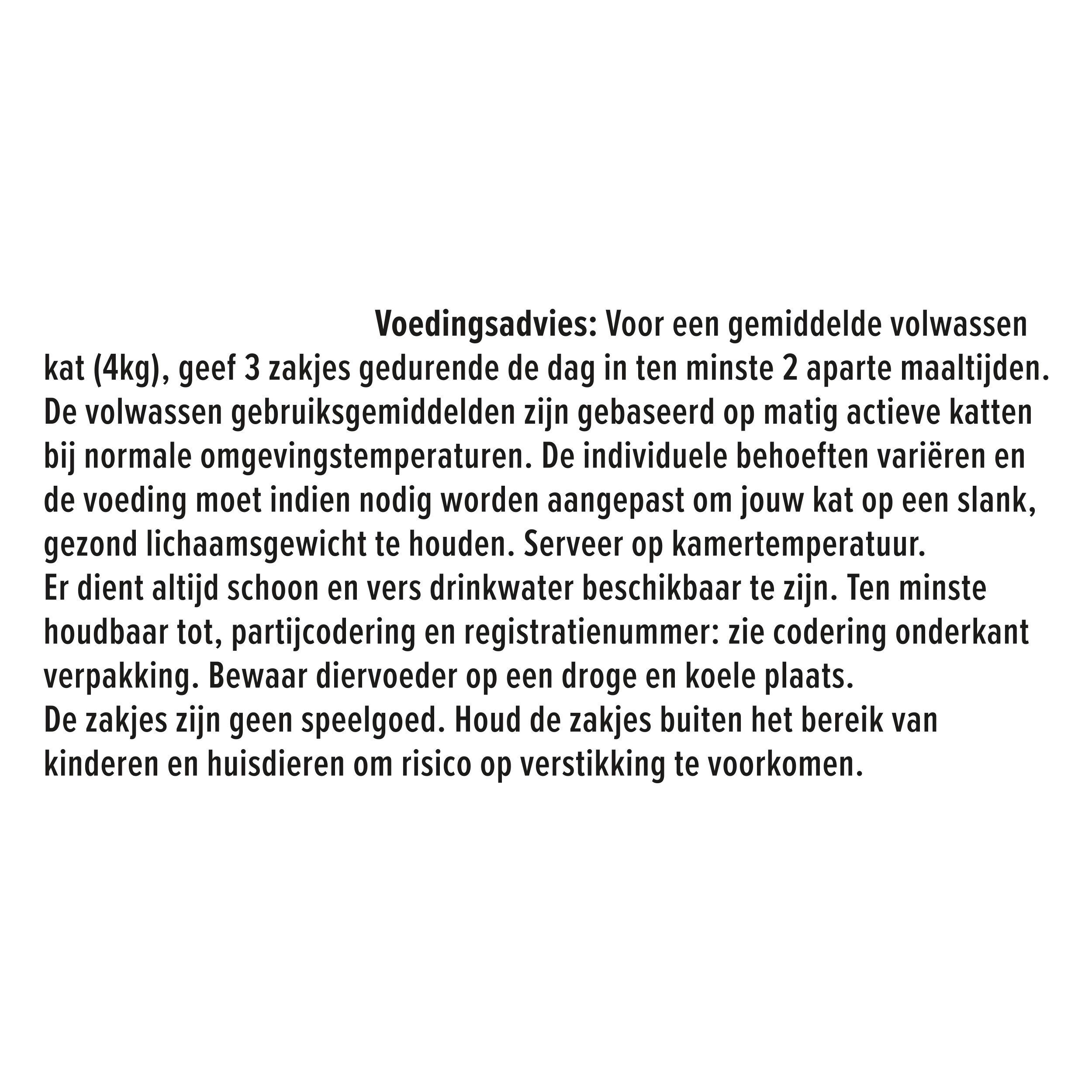 Achterkant van een Purina Pro Plan Adult Sterilised kattenvoerdoos met voeradviezen.