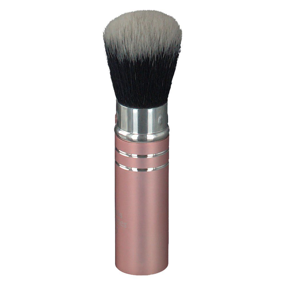 Pinceau à poudre avec étui rose et tête de brosse noire/blanche. Étui fermé.