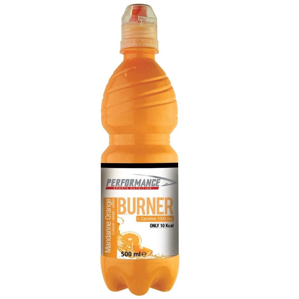 Bouteille orange de boisson sportive. Inscription: Performance Burner, Mandarin Orange, C-Carnitine 1000 mg, 500 ml.