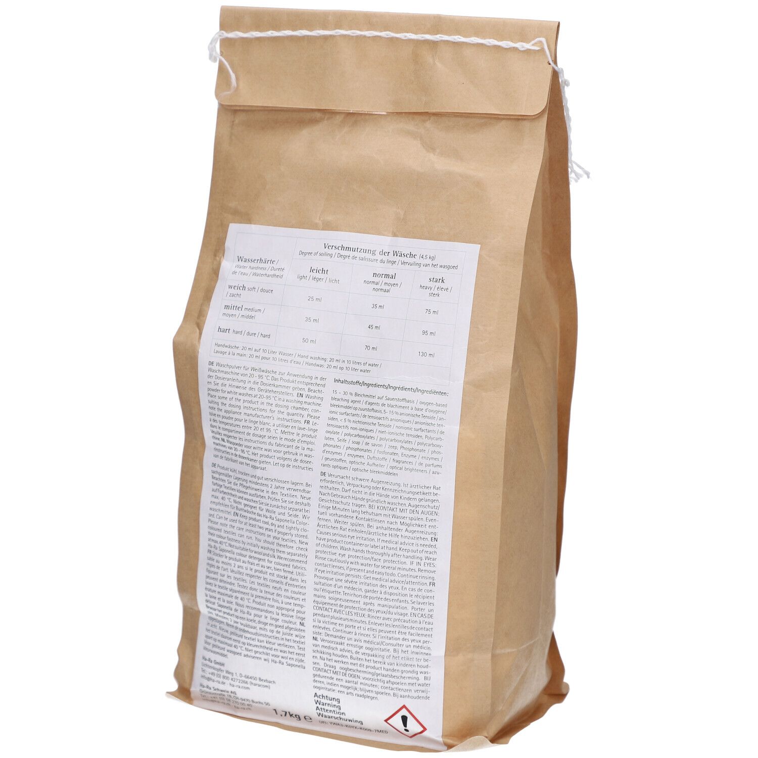 Dos du sac en papier brun. Texte: Saponella Vollwaschmittel, 1,7 kg e. Labels: EcoLabel, Made in Germany.