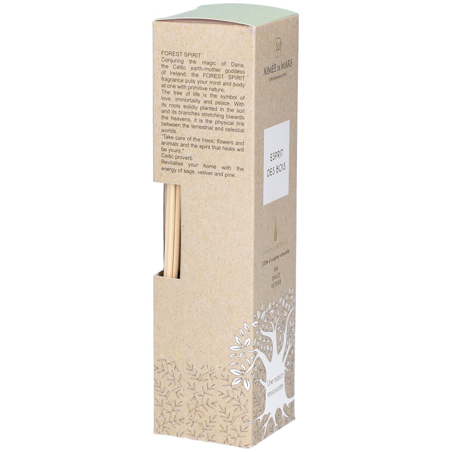 Kartonnen verpakking met productnaam en logo. Bevat houten stokjes. Tekst: Forest Spirit. Boomillustratie.