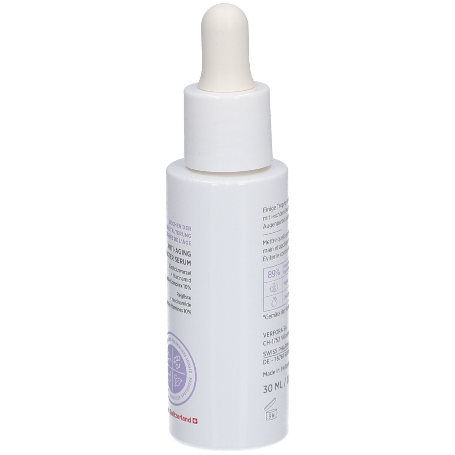 Flacon blanc avec pipette. Inscription: Dermafora, Anti-Aging Booster Serum. Croix suisse.