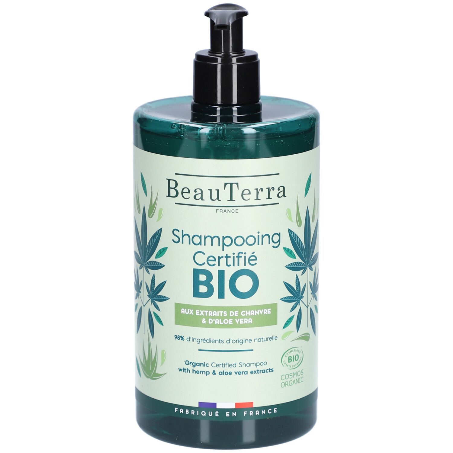 Flacon de shampooing vert avec pompe noire. Inscription: BeauTerra, Shampooing Certifié BIO, Chanvre & Aloe Vera. Label bio.
