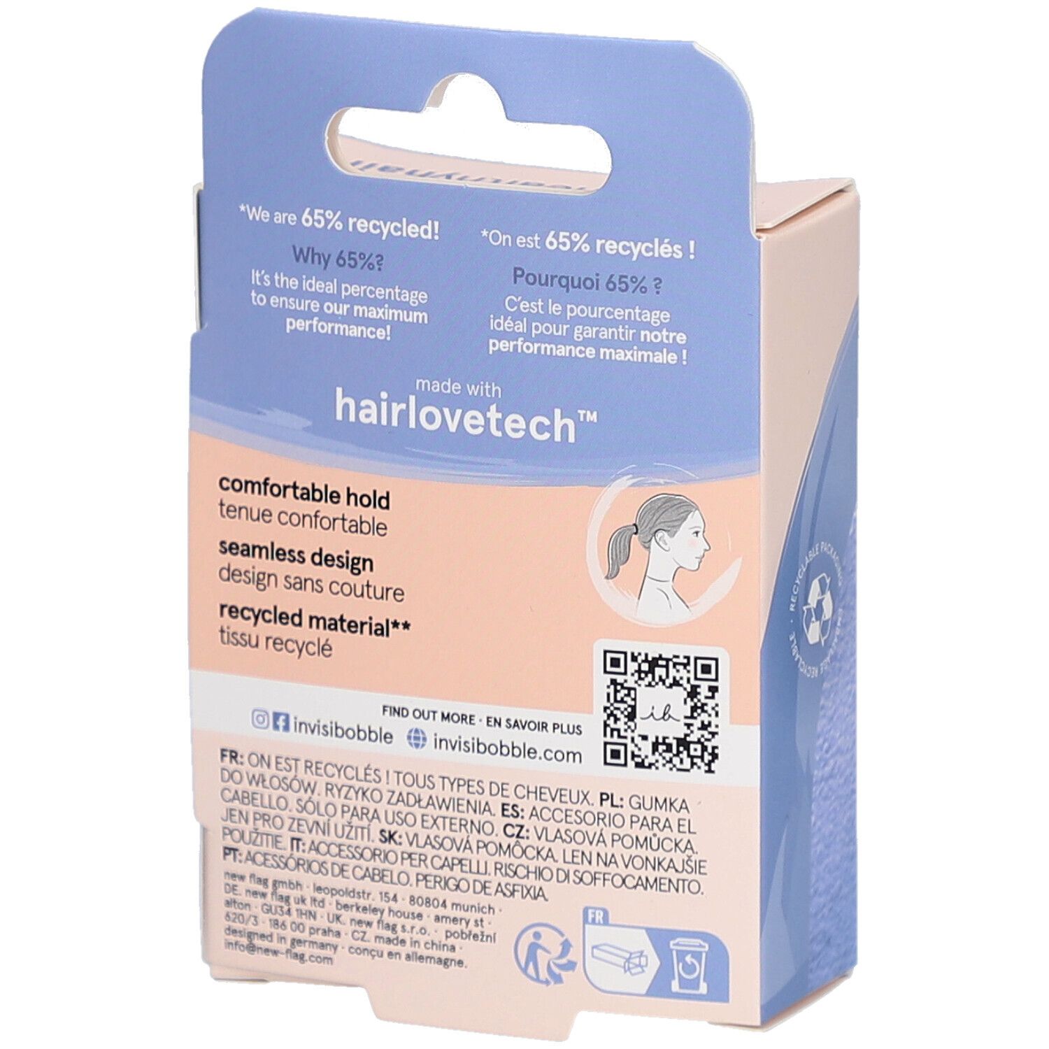Achterkant van de verpakking met tekst en QR-code. Tekst: "comfortable hold", "recycled material". Merk: Invisibobble.