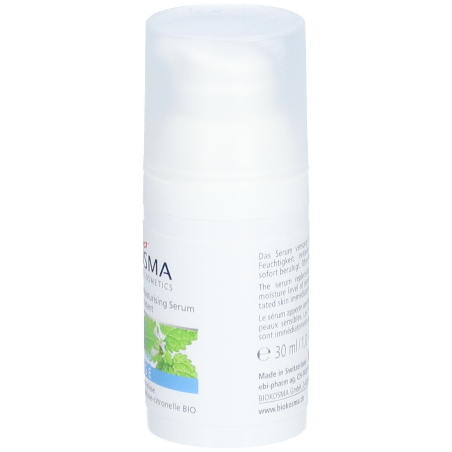 Biokosma Moisturising Serum. Witte fles, achterkant. Tekst: ingrediënten, vegan logo, herkomst Zwitserland.