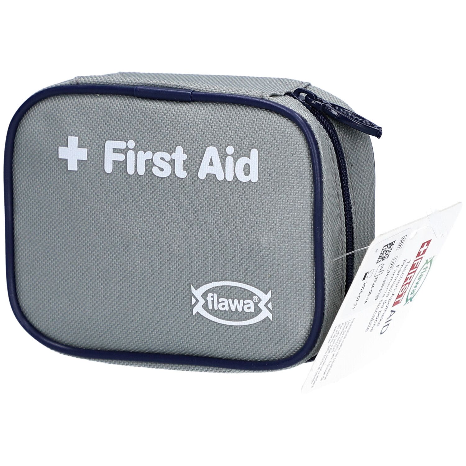 Trousse de premiers secours grise avec fermeture éclair et bordure bleues. Inscription : Croix blanche et "First Aid", logo "flawa".