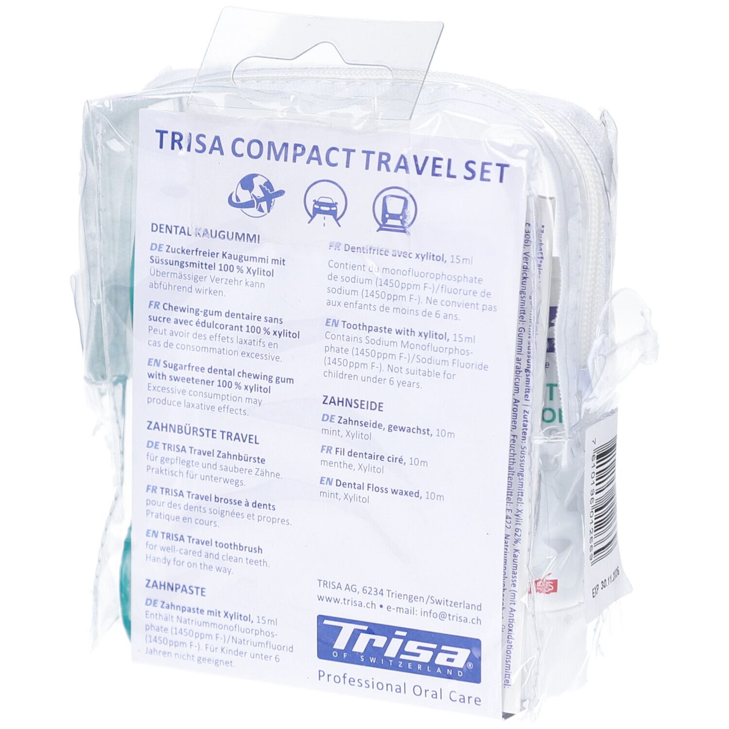 Achterkant van de reisset met productinformatie. Bevat tandpasta, tandenborstel, floss en kauwgom. Merk: Trisa.