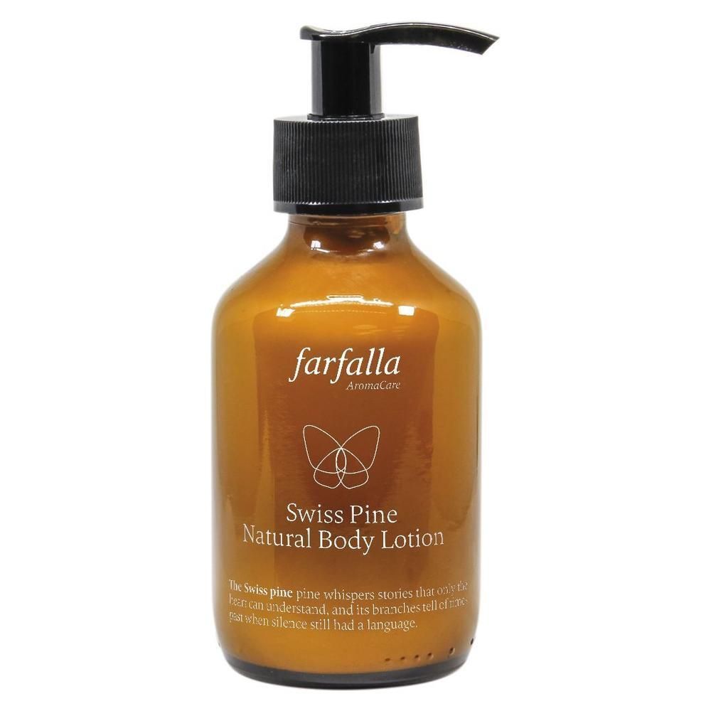 Bruine fles met zwarte pomp. Opschrift: farfalla, Swiss Pine Natural Body Lotion. Tekst eronder.