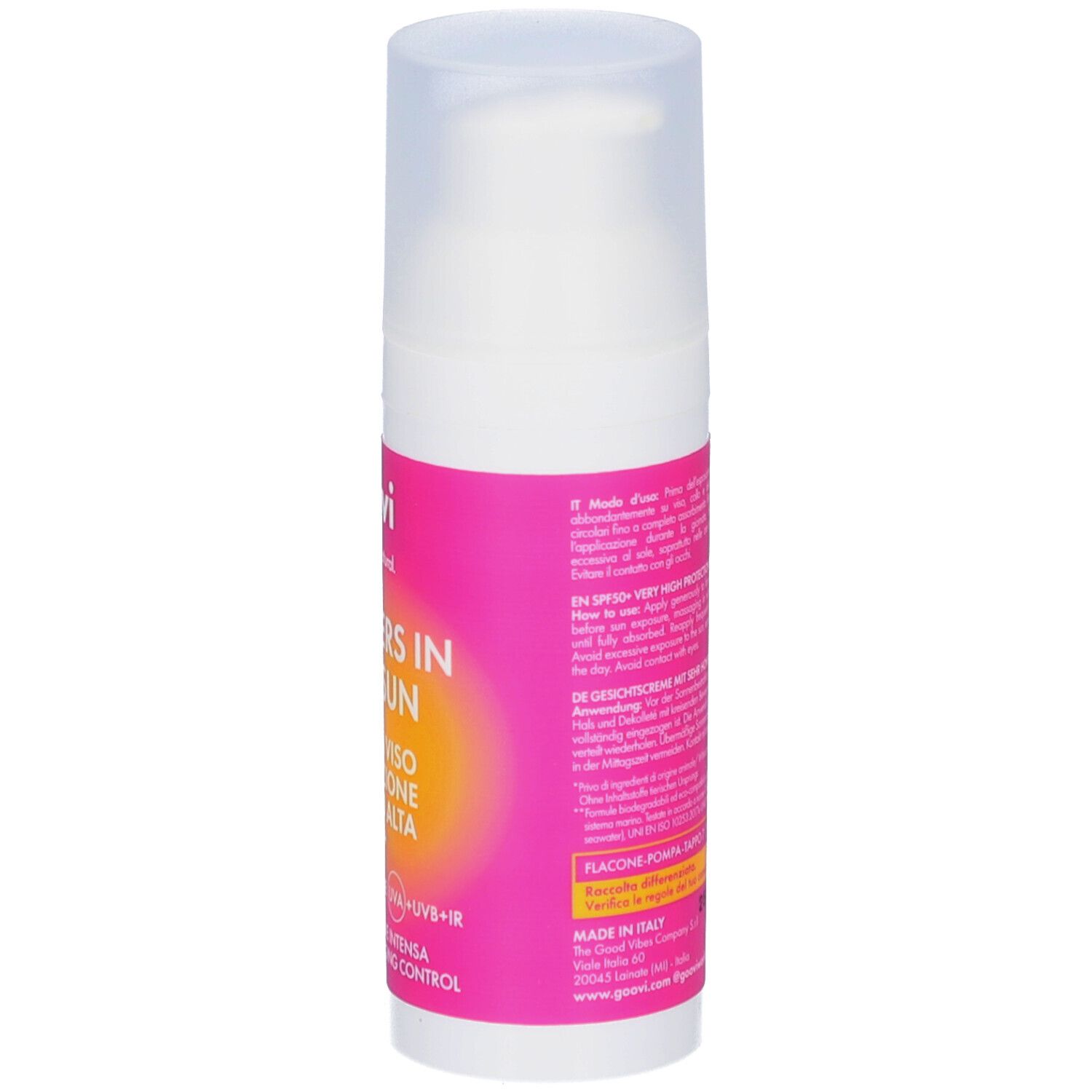 Witte fles met roze etiket. Opschrift: GOOVI, Lovers in the Sun, Crème Viso Protezione Molto Alta SPF 50+. UV-bescherming.