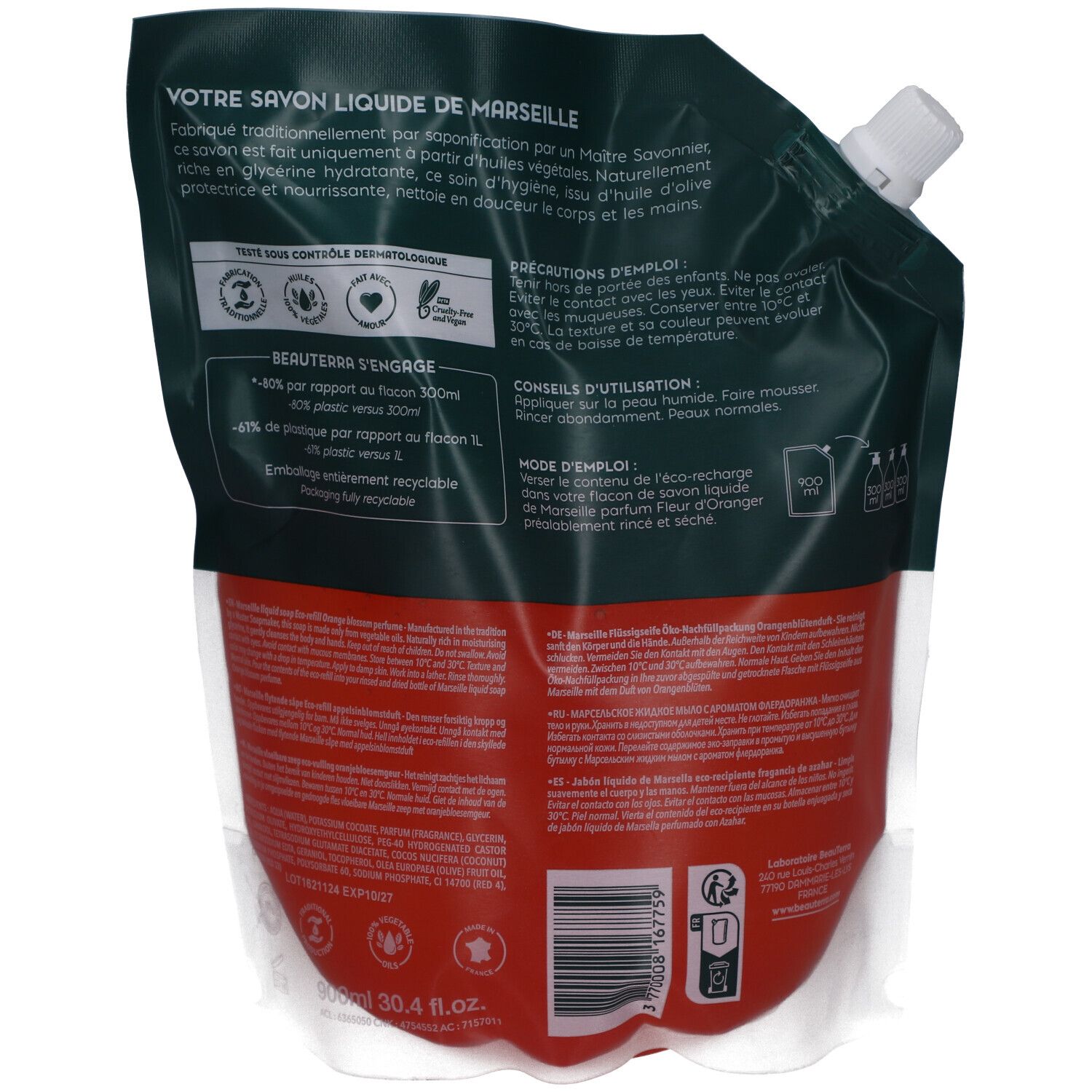 Achterkant van de navulverpakking Savon Liquide de Marseille. Groen-rode verpakking met tekst en symbolen. Witte dop bovenaan.