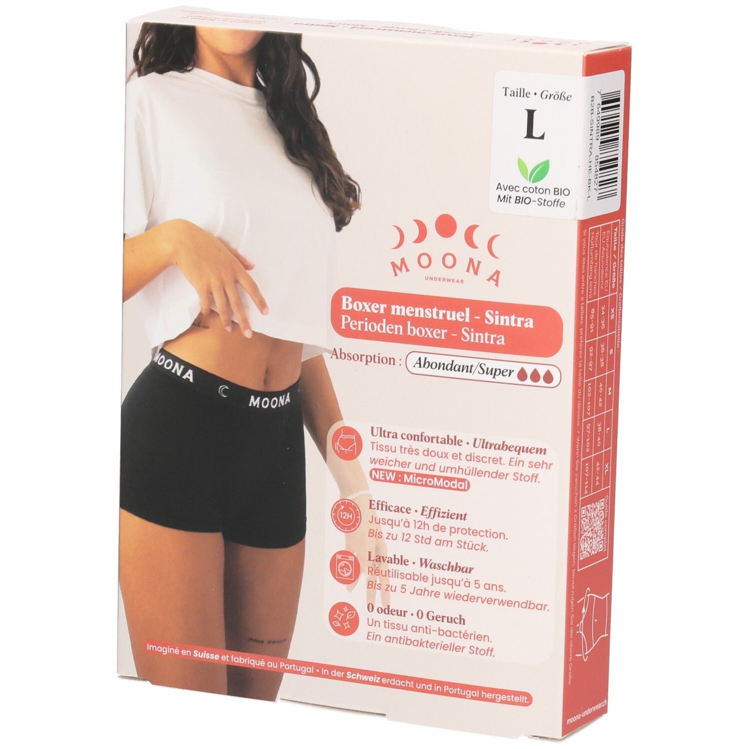 Verpakking menstruatieboxer, maat L. Zwarte boxer met MOONA-logo. Opschriften: productnaam, kenmerken, certificeringen.
