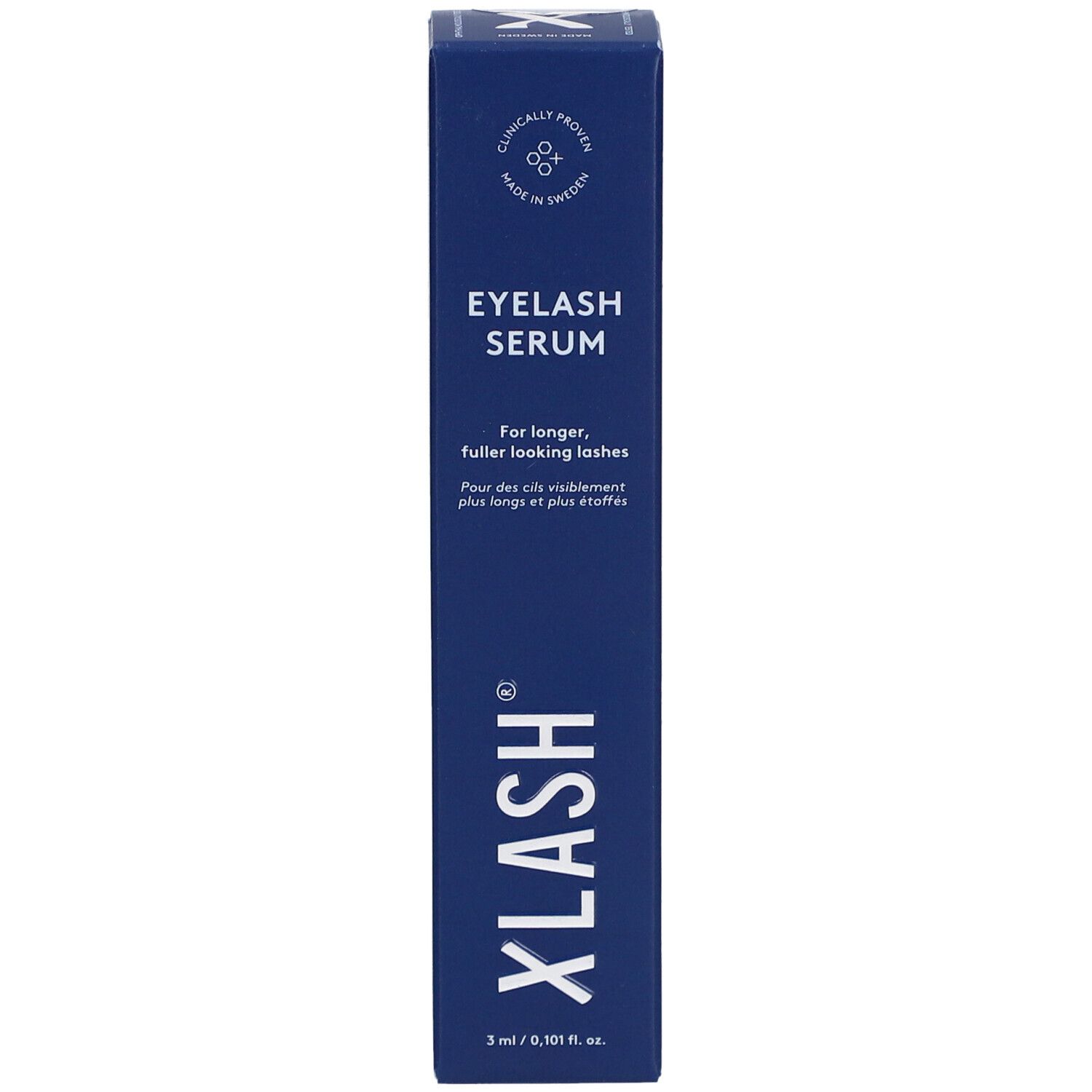 Boîte bleue et blanche de Xlash Eyelash Serum. Texte : Eyelash Serum, pour des cils plus longs et plus étoffés. Contient 3 ml.