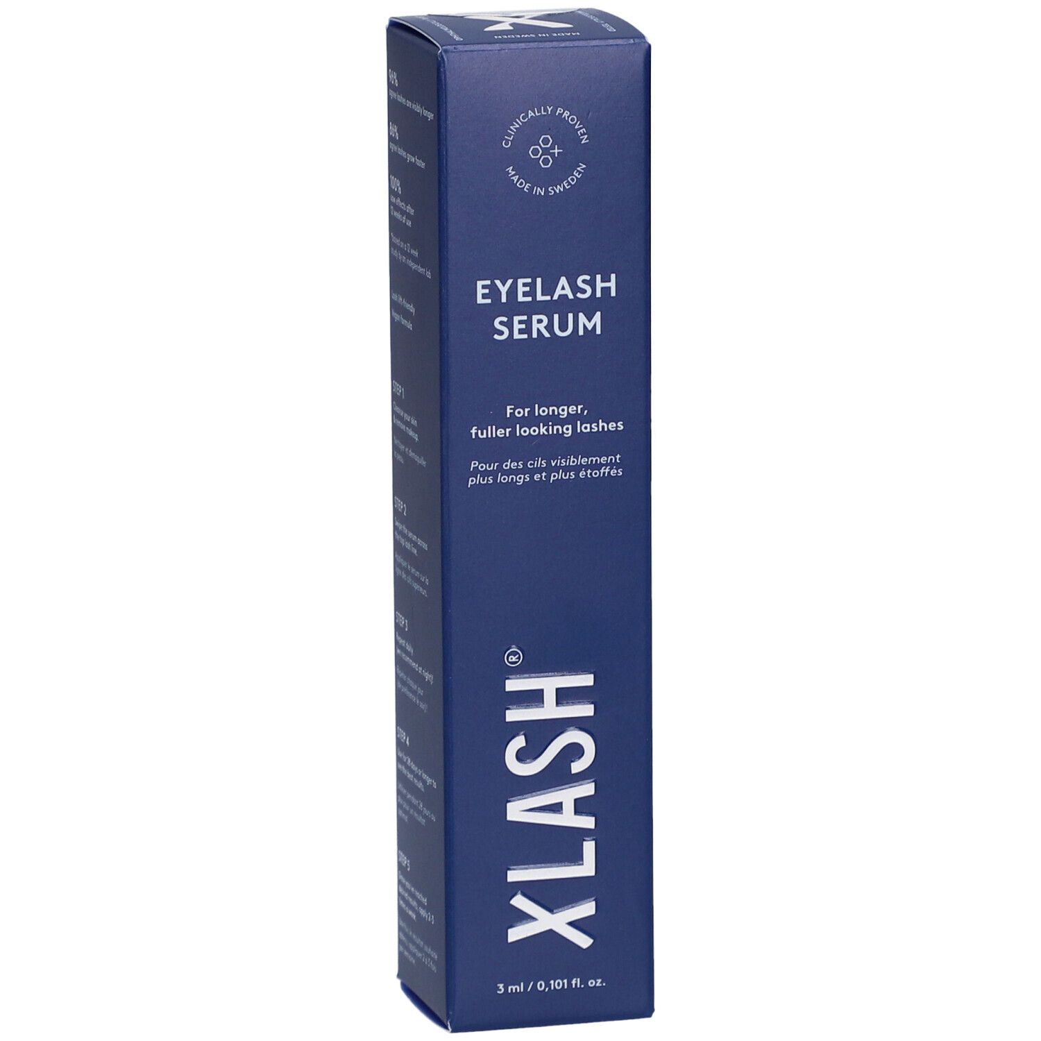 Boîte bleue et blanche de Xlash Eyelash Serum. Texte : Eyelash Serum, pour des cils plus longs et plus étoffés. Contient 3 ml.