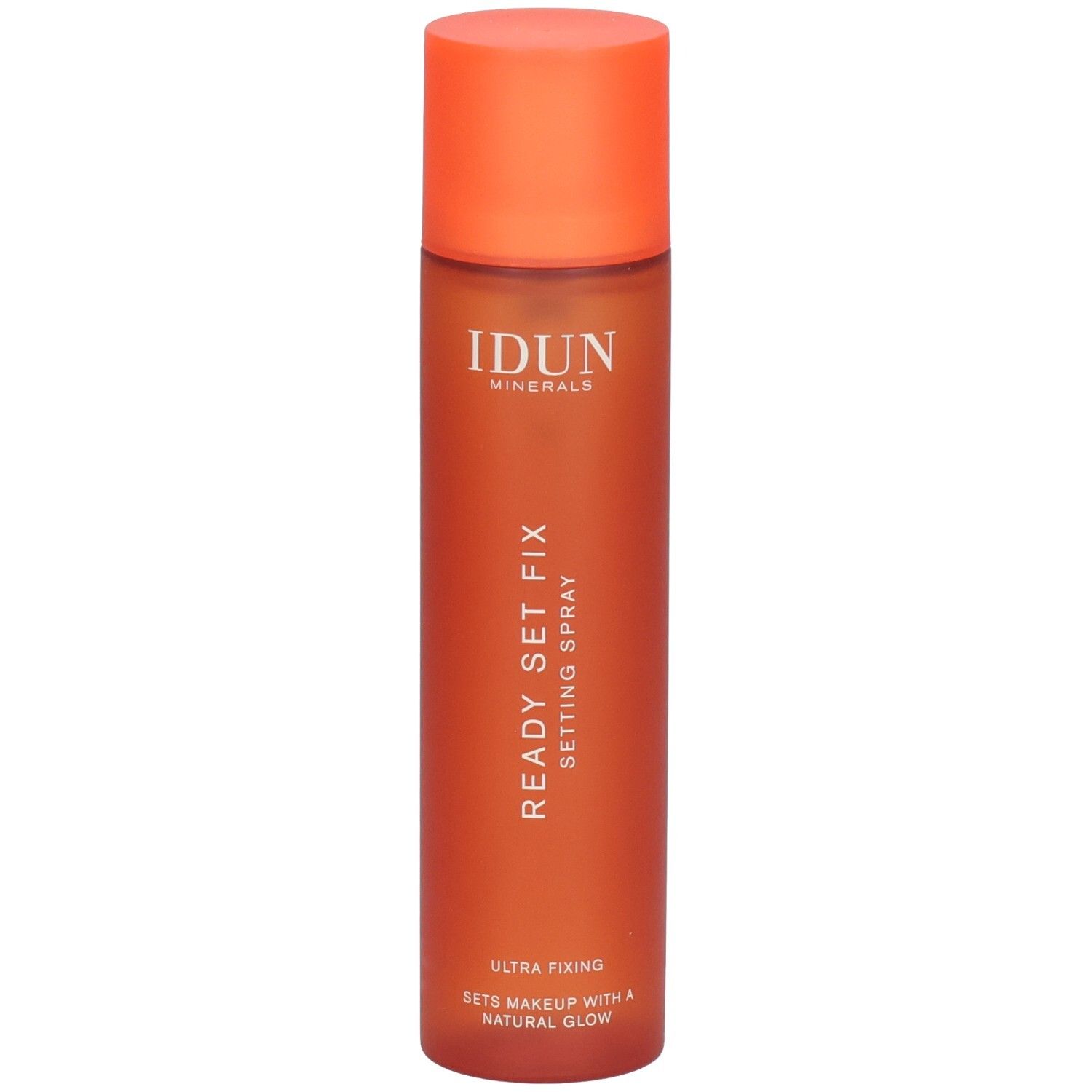 Oranje spuitfles. Opschrift: IDUN Minerals, READY SET FIX, SETTING SPRAY. Ultra Fixing. Sets Makeup with a Natural Glow.