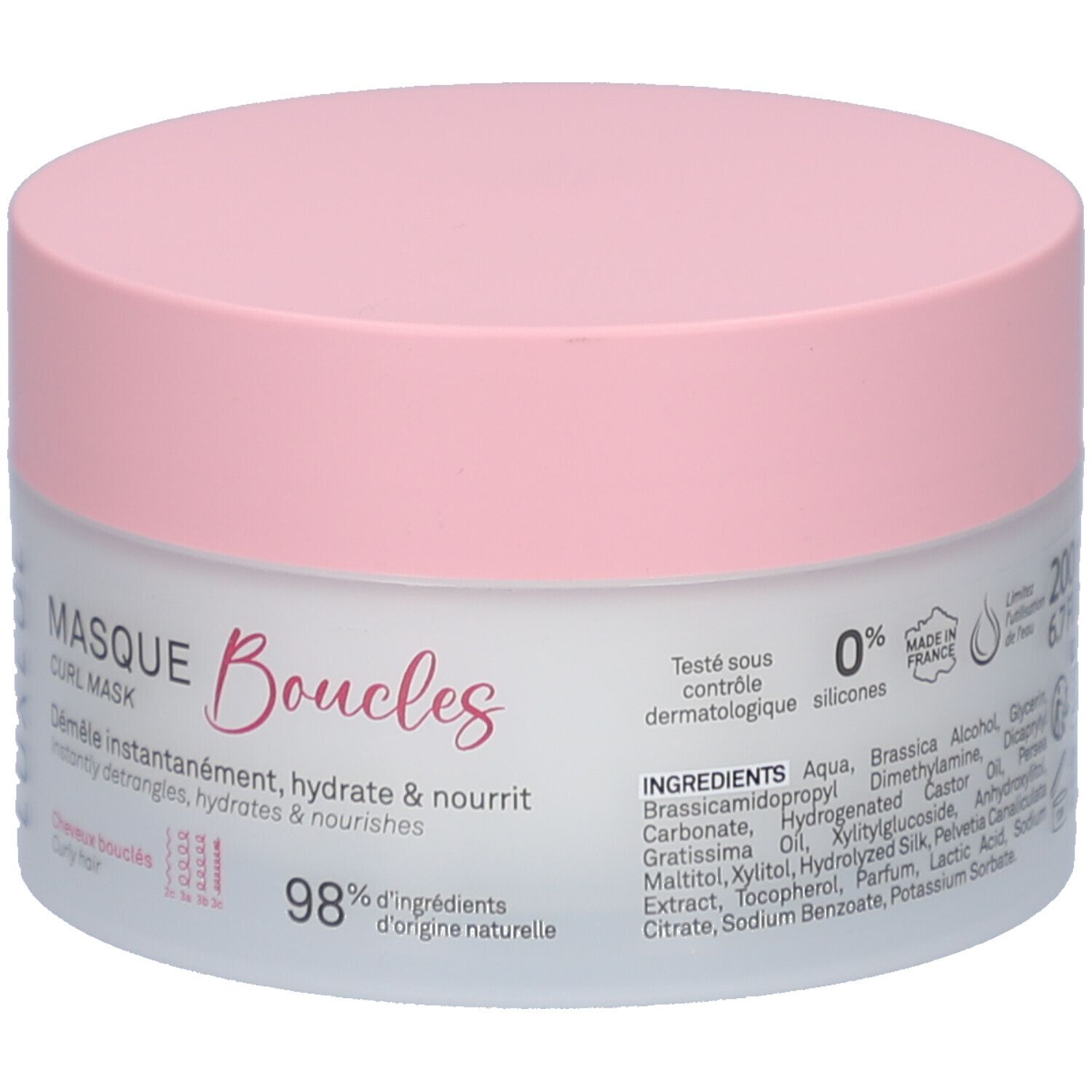 Ronde pot met roze deksel. Opschrift: MASQUE Boucles, CURL MASK. Voor krullend haar. 98% ingrediënten van natuurlijke oorsprong. Ingrediënten.