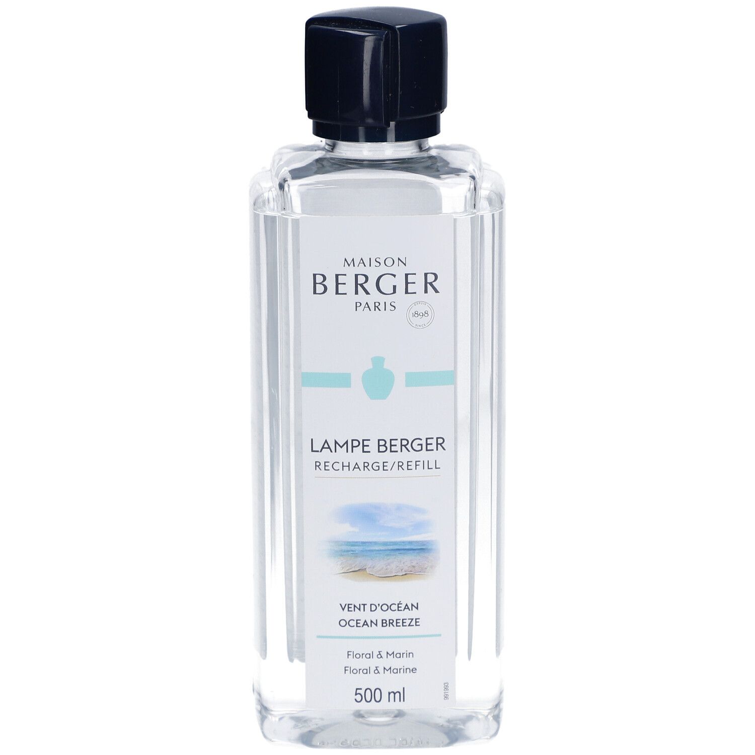 Liquide clair dans une bouteille rectangulaire avec bouchon noir. Inscription: Maison Berger Paris, Lampe Berger, Ocean Breeze.