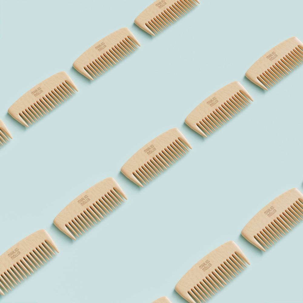 Zijaanzicht van de productverpakking. Tekst en barcode zijn zichtbaar.