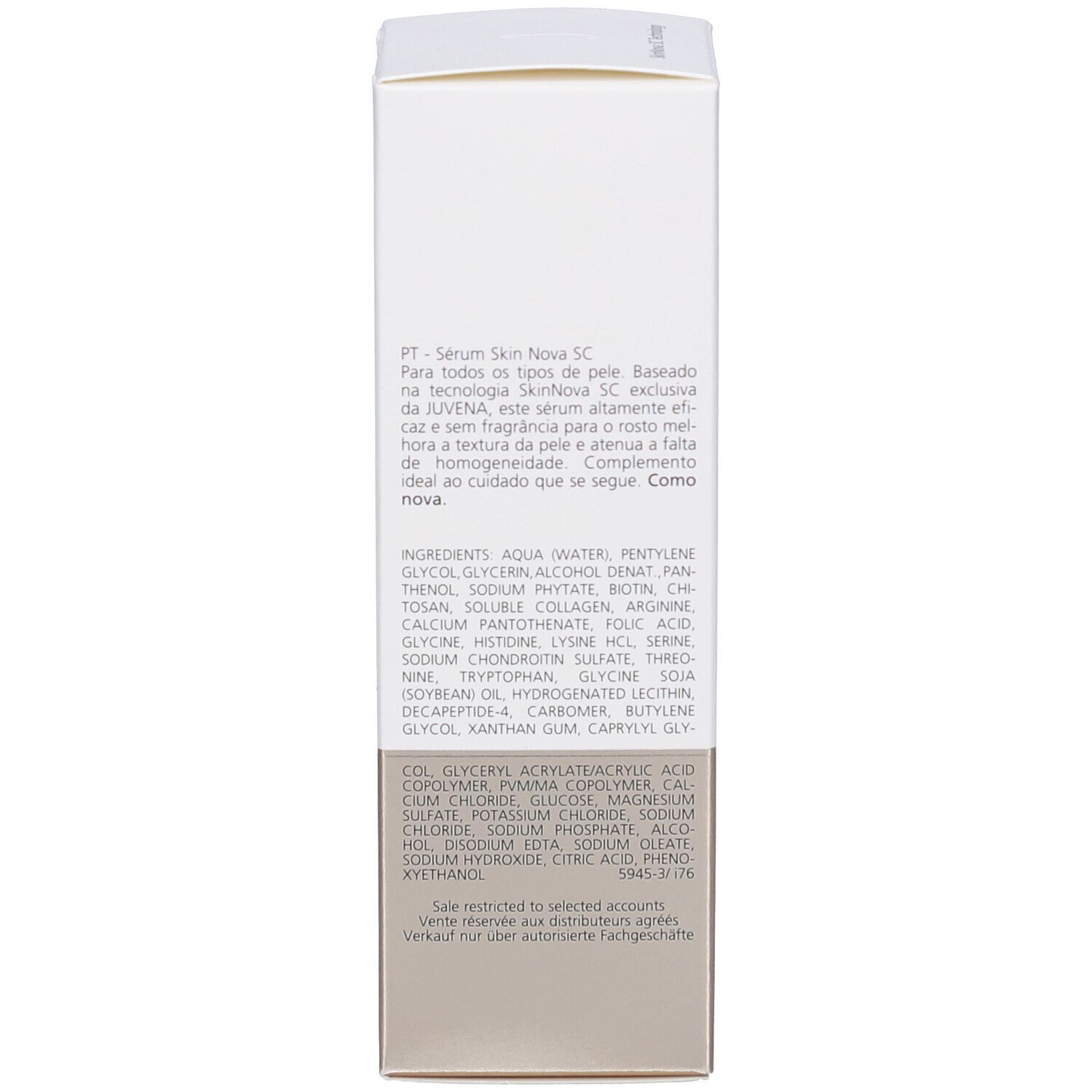 Achterkant van de productverpakking. Meertalige tekst, ingrediënten.