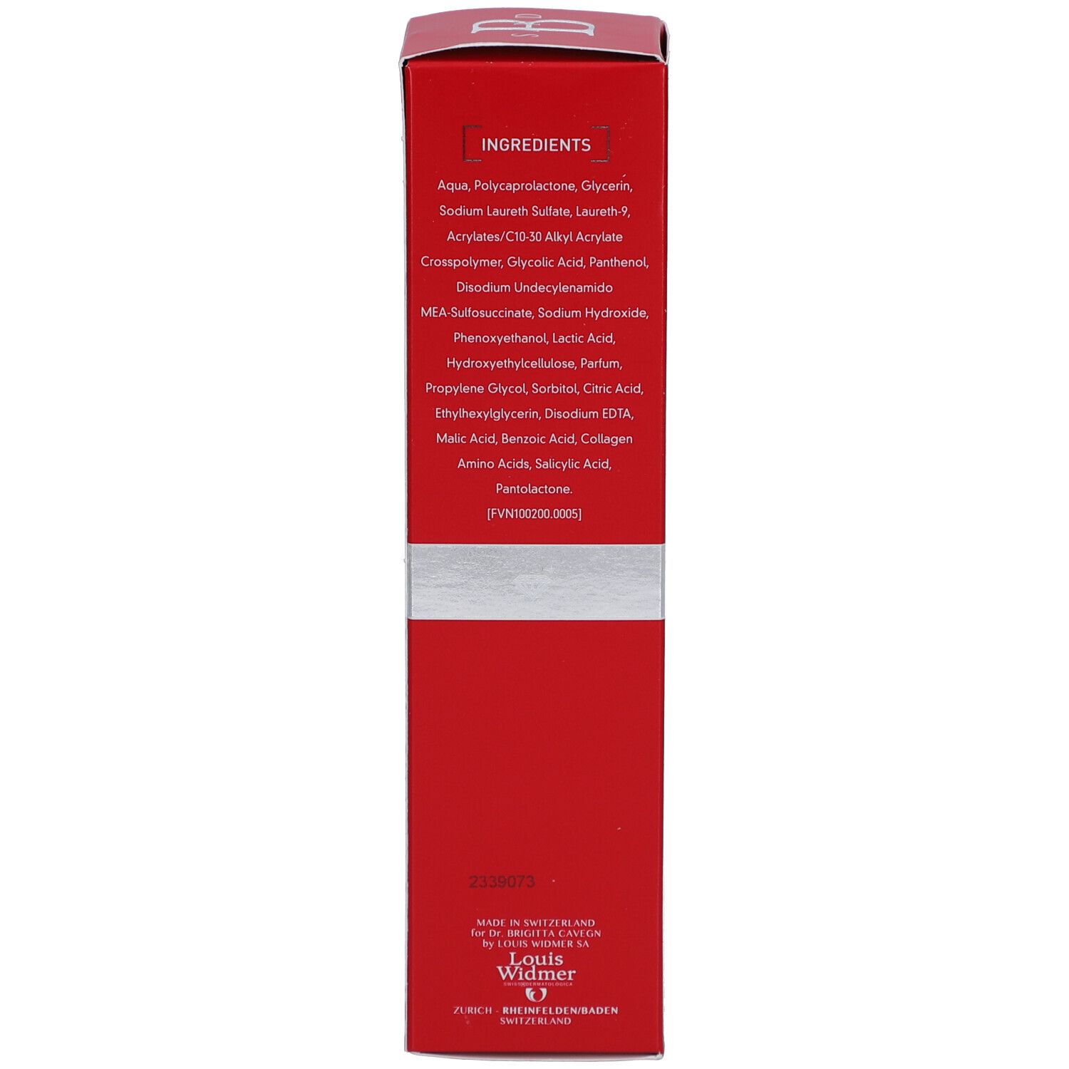 Boîte rouge. Inscription: ingrédients, informations fabricant, logo.