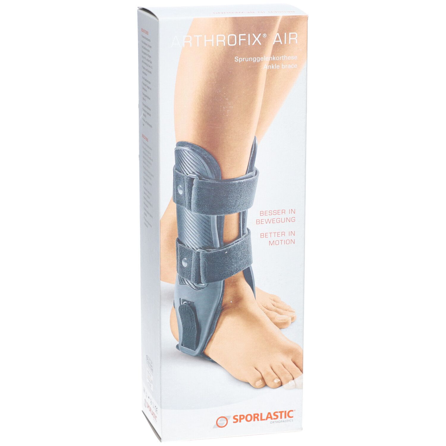 Sporlastic Arthrofix® Air enkelbrace op verpakking. Enkelbrace op been. Productafbeelding.