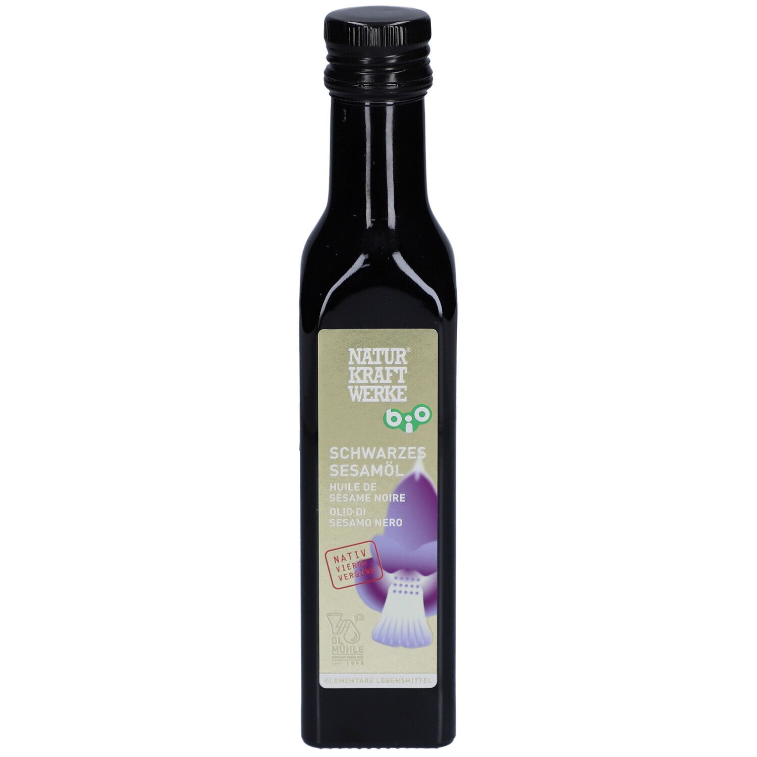 Zwarte glazen fles met zwarte dop. Etiket met productnaam en logo.
