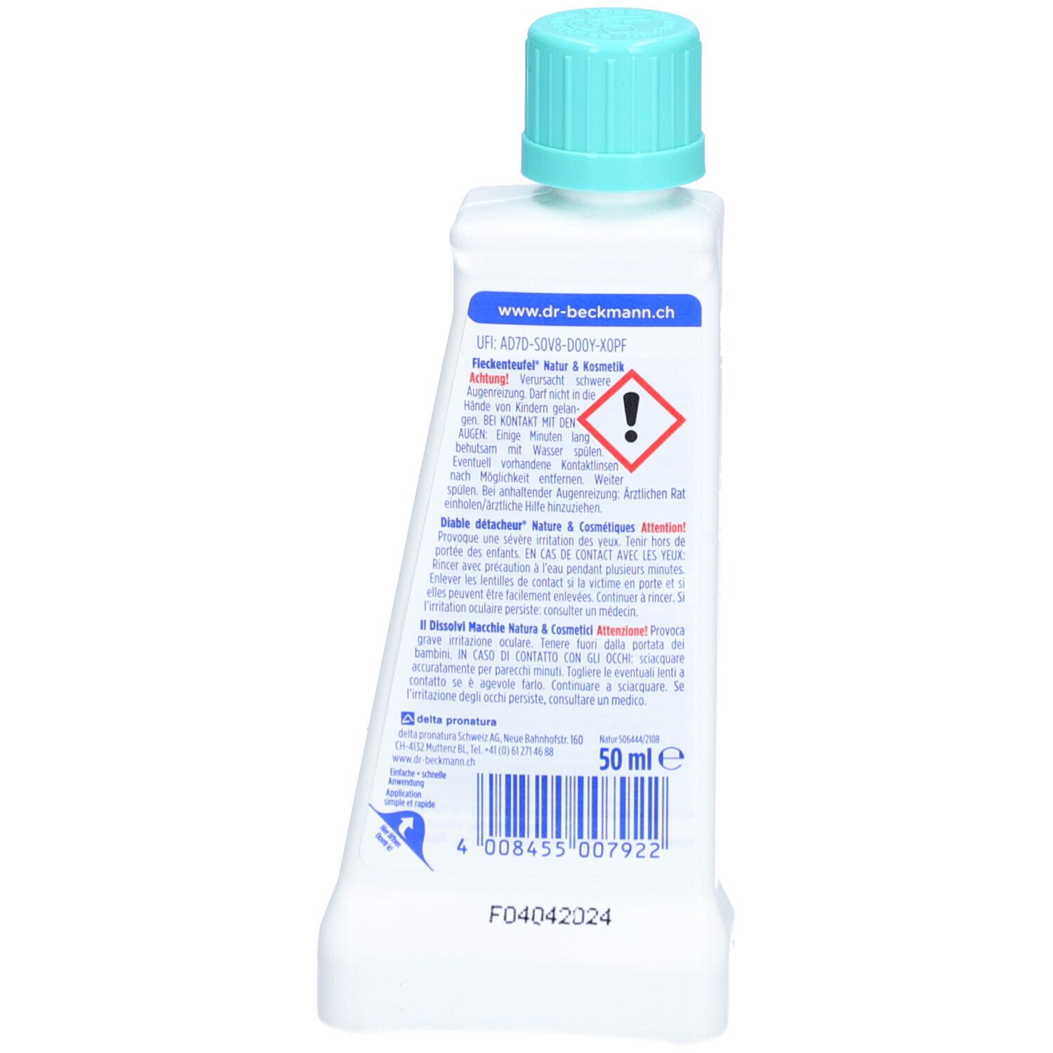 Achterkant van de vlekverwijderaar fles. Bevat tekst, waarschuwingen en een QR-code. Wit etiket met blauwe tekst.