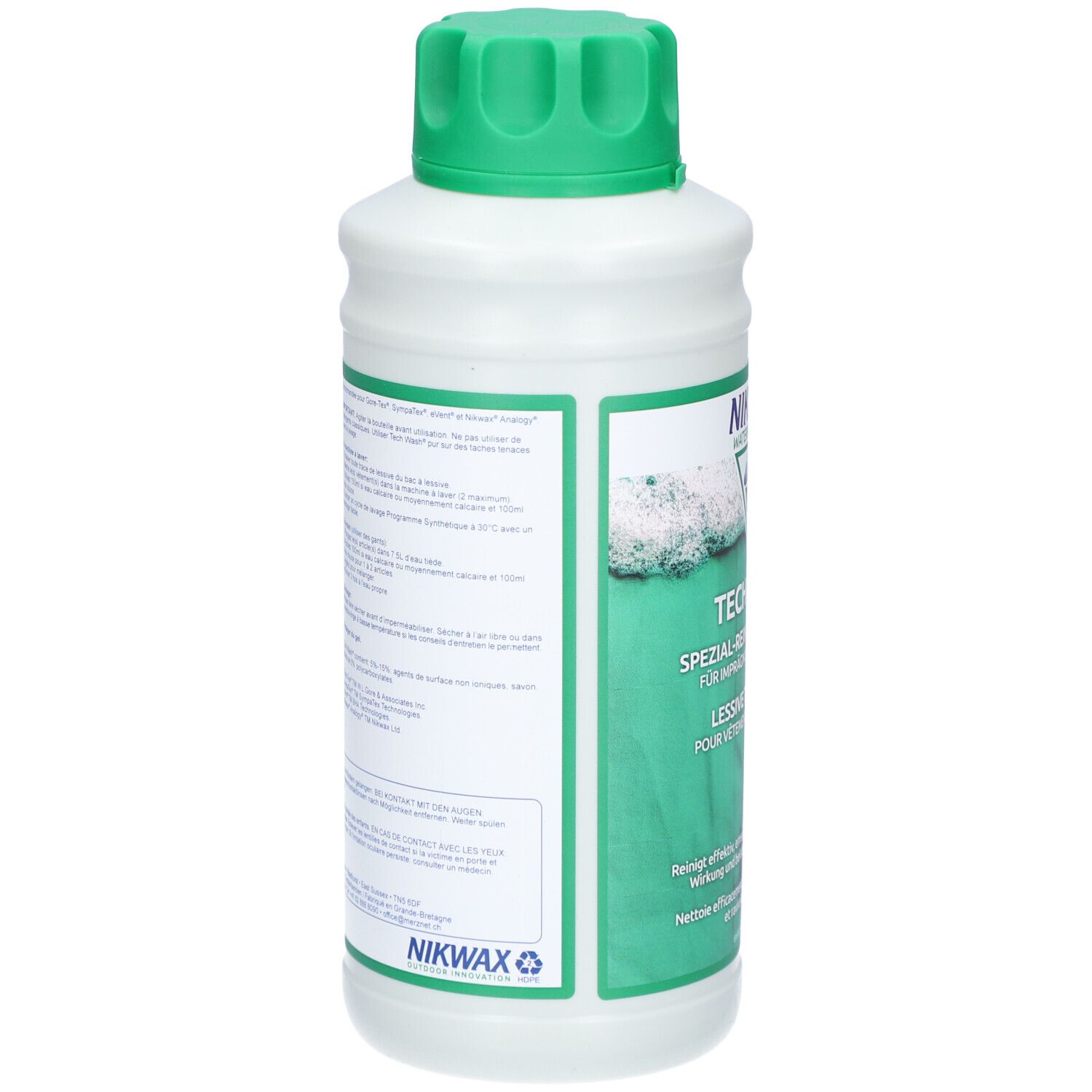 Achterkant van de witte fles met groene dop. Tekst in meerdere talen. Nikwax logo. Fles staat.