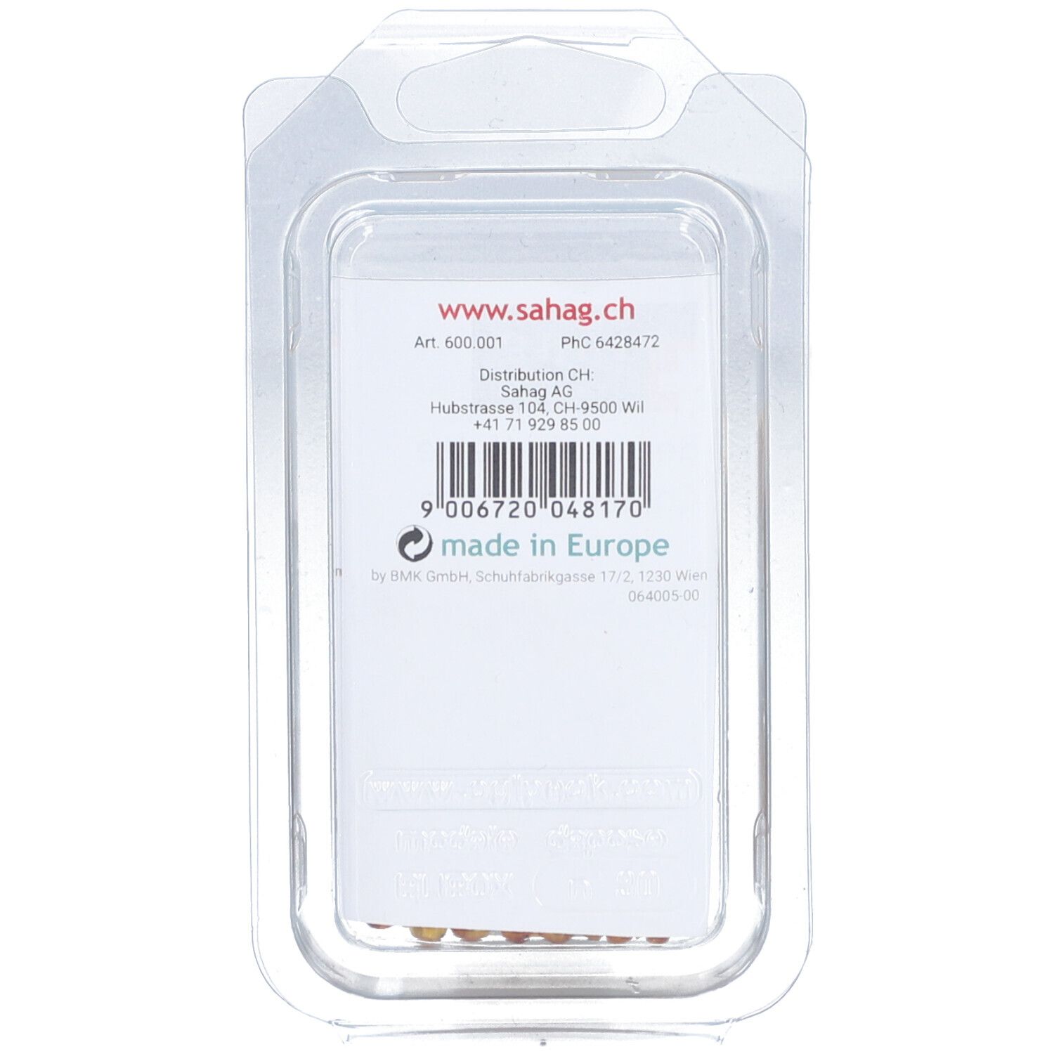 Achterkant van de blisterverpakking. Tekst: www.sahag.ch, artikelnummer, barcode, Made in Europe. Adres en contactgegevens.