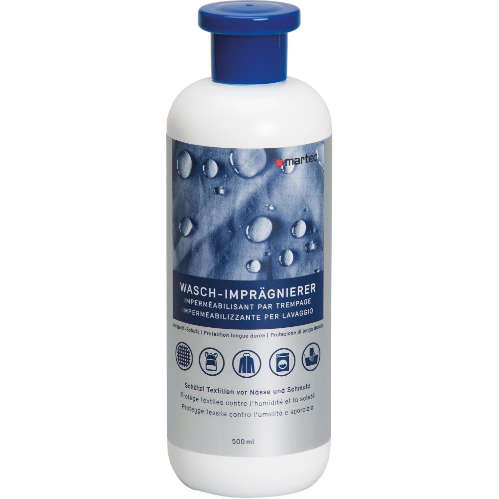 Witte fles met blauwe dop. Opschrift: Wasch-Imprägnierer. Logo's en tekst in het Duits, Frans, Italiaans.