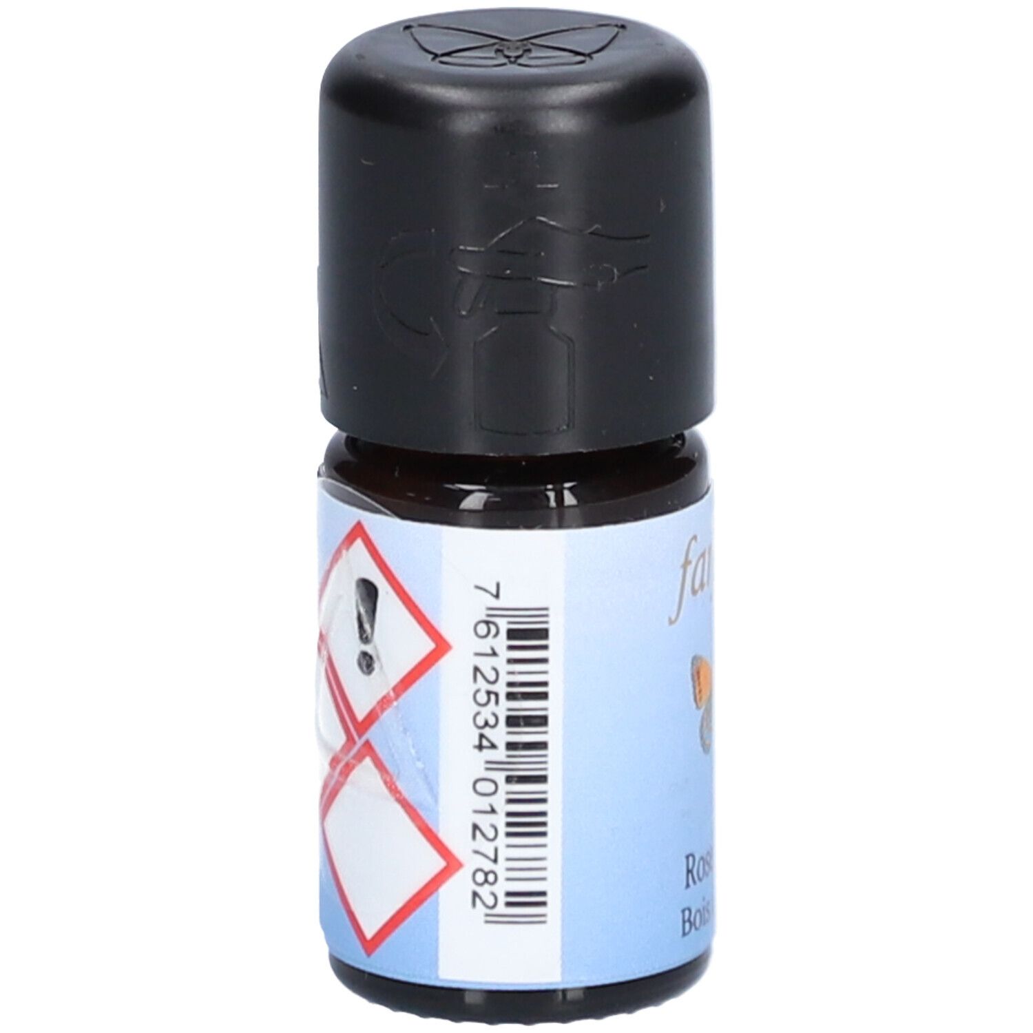 Bruine glazen fles met zwarte dop. Label met waarschuwingssymbolen en barcode. Opschrift: Farfalla AromaCare, Rosenholz, Bois de rose.
