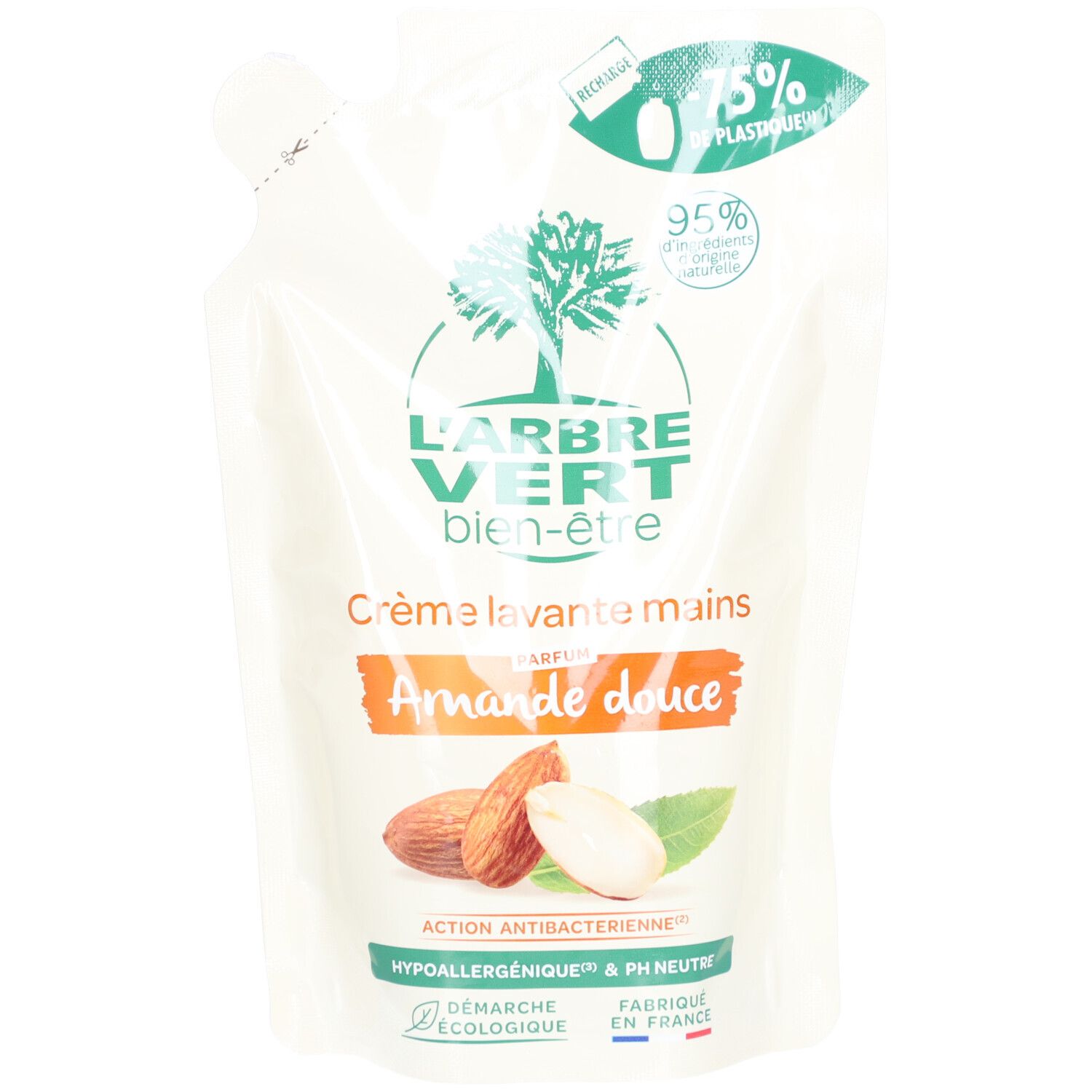 Recharge de savon pour les mains. Blanc, logo produit, amandes et texte. Produit écologique, antibactérien.