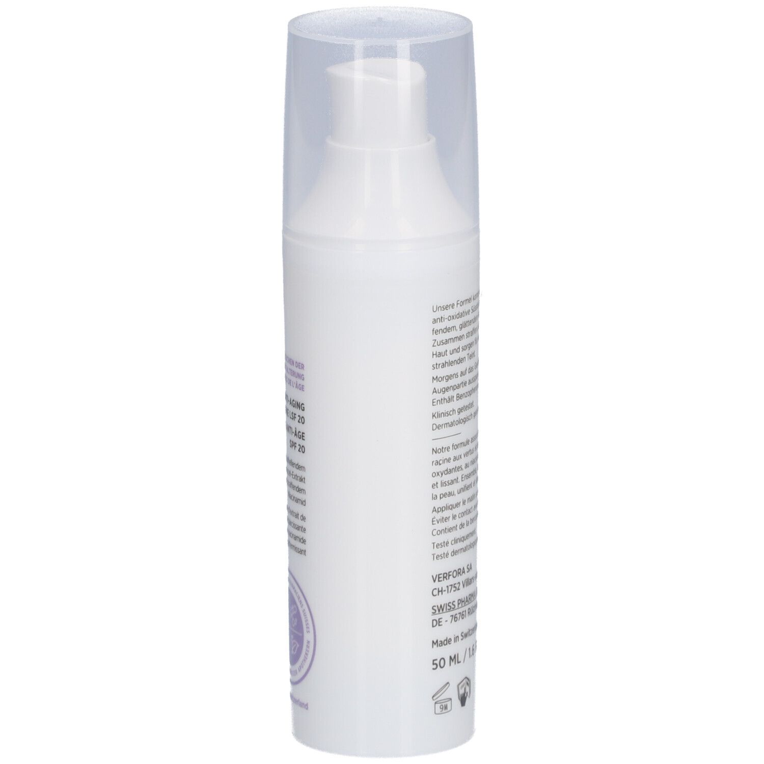 Witte crèmefles met transparante dop. Tekst op de achterkant. Opschrift: 50 ml / 1.6 fl oz. Gemaakt in Zwitserland.