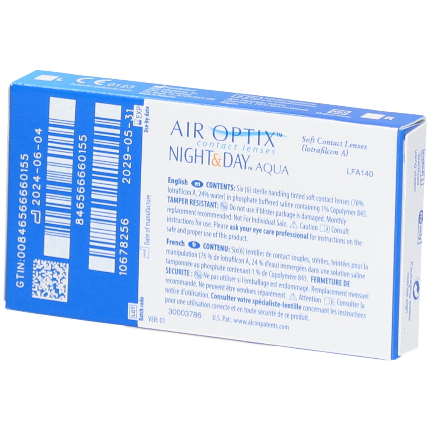 Achterkant van de AIR OPTIX Night & Day Aqua contactlenzenverpakking. Tekst in het Engels en Frans. GTIN en vervaldatum.
