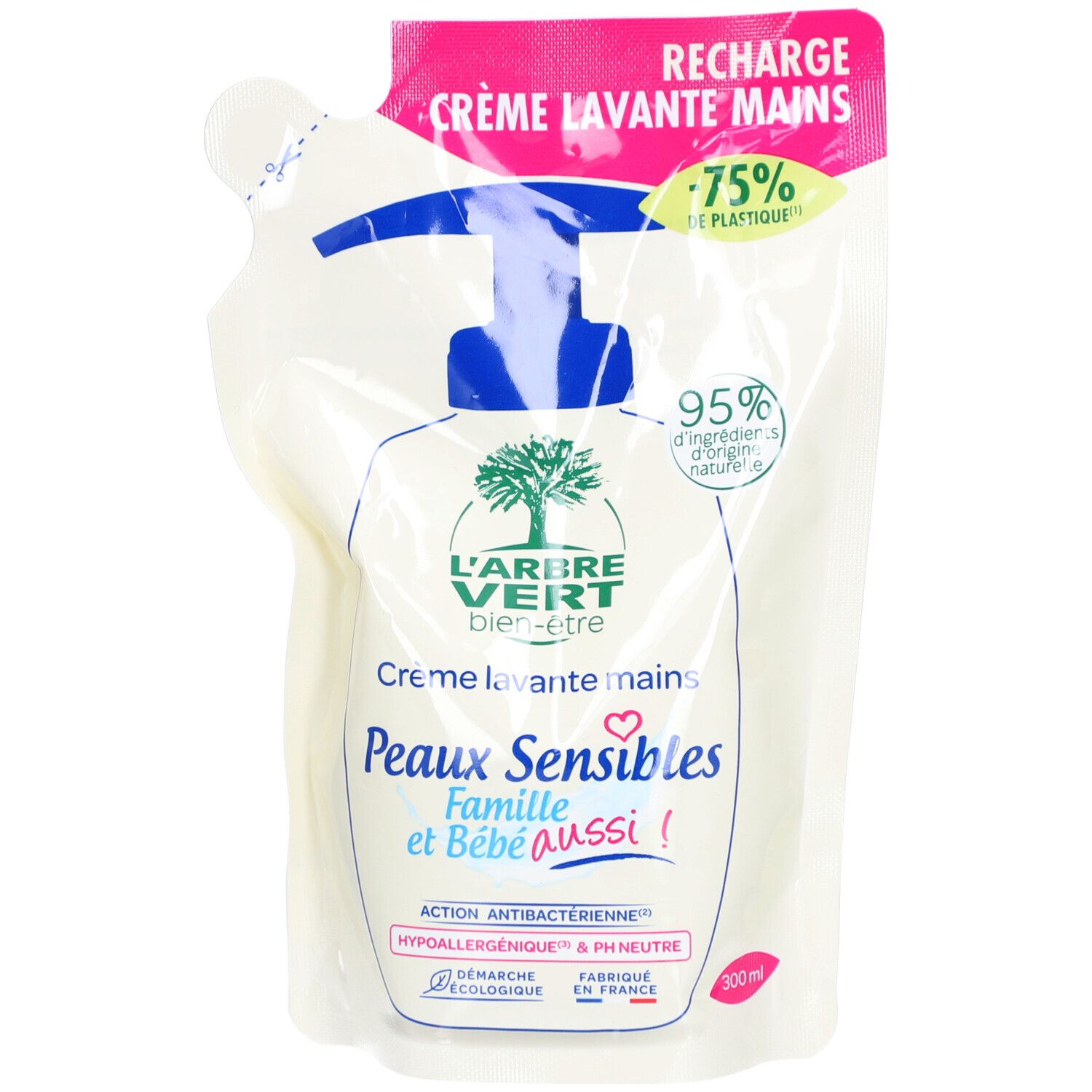 Recharge de crème lavante mains. Sachet blanc avec pompe bleue. Texte: L'Arbre Vert, Peaux Sensibles, Famille et Bébé aussi !