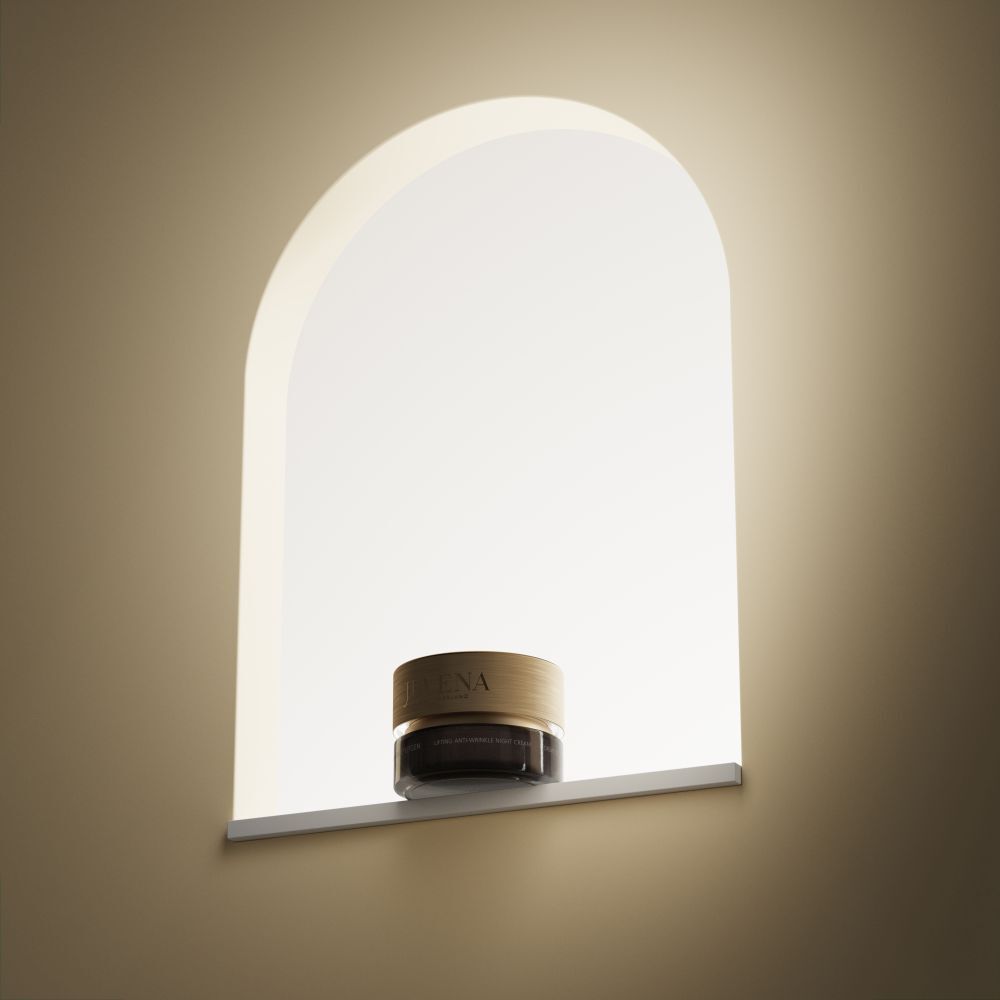 Crèmepot in een verlichte nis. Opschrift: Juvena.