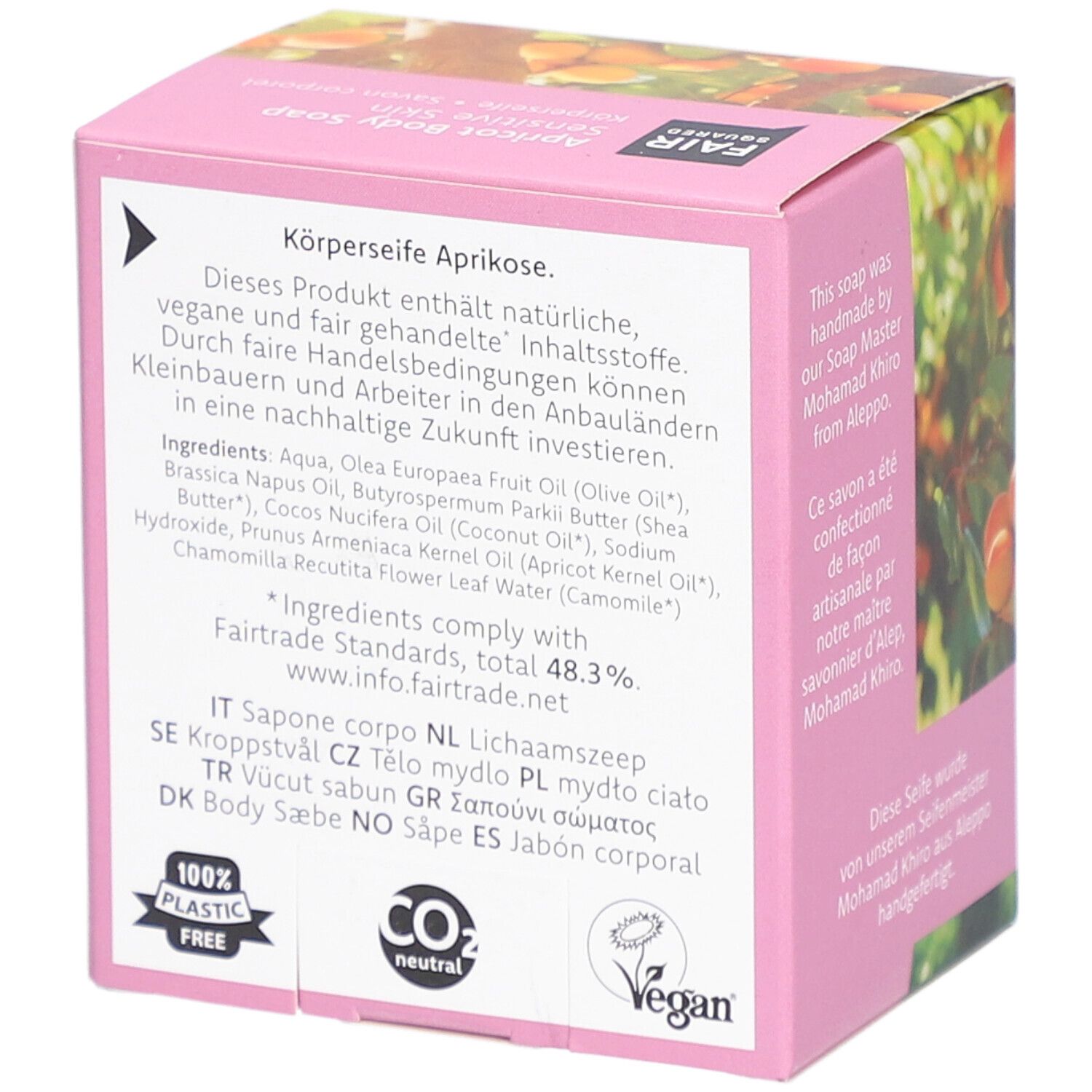 Roze verpakking met tekst. Bevat informatie over ingrediënten, Vegan-keurmerk, CO2-neutraal en 100% plasticvrij.
