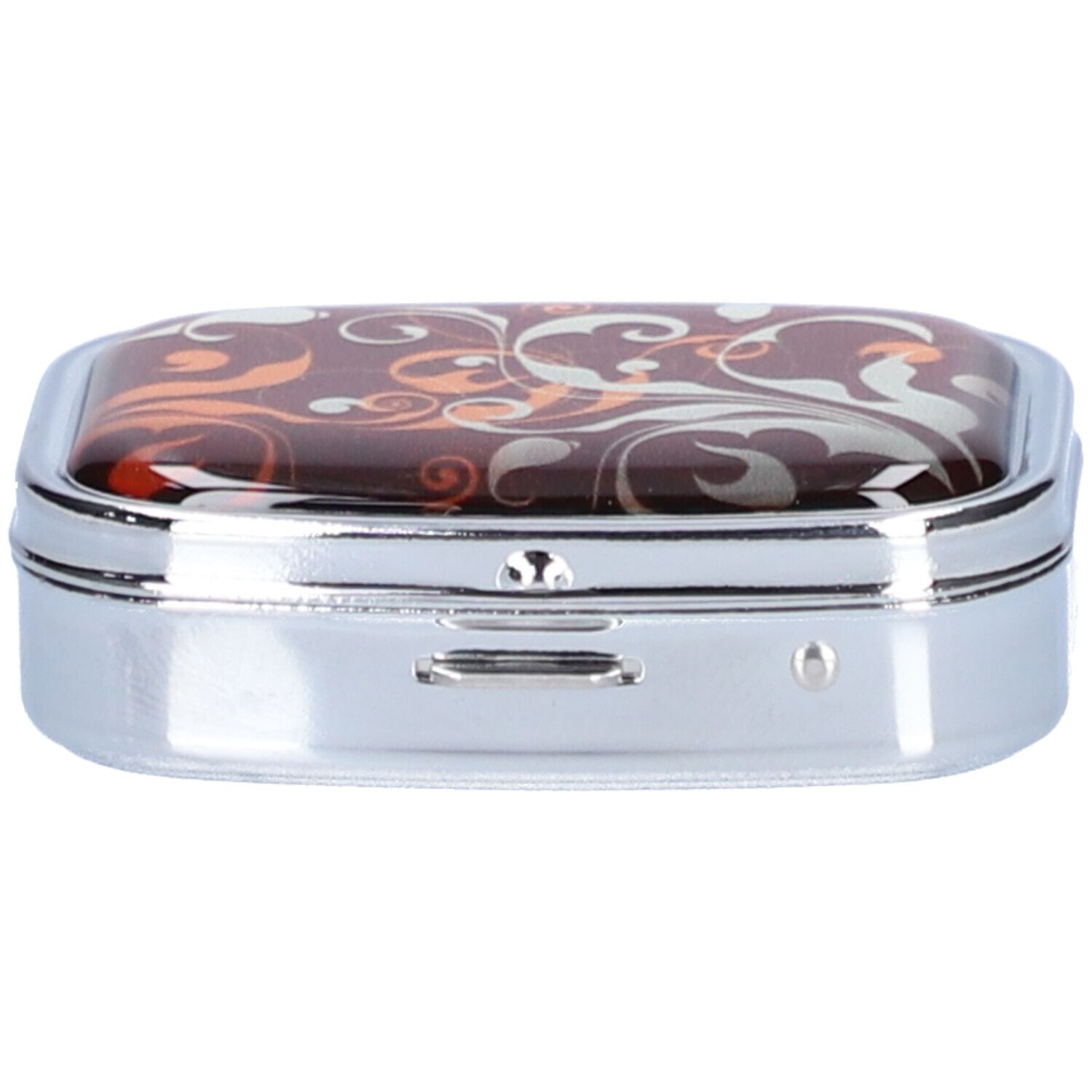 Rechthoekige pillendoos met bloemmotief op deksel. Zilverkleurige metalen behuizing, twee compartimenten.