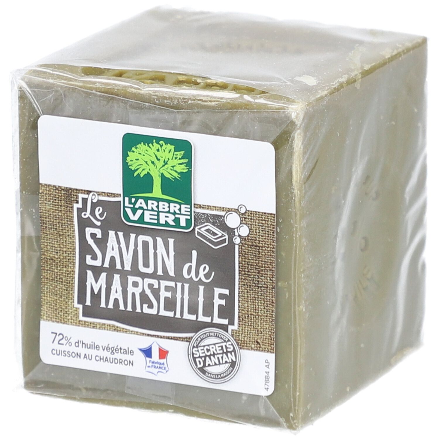 Bloc de savon carré emballé. Inscription: L'ARBRE VERT Savon de Marseille, 72% huile végétale. Drapeau français.