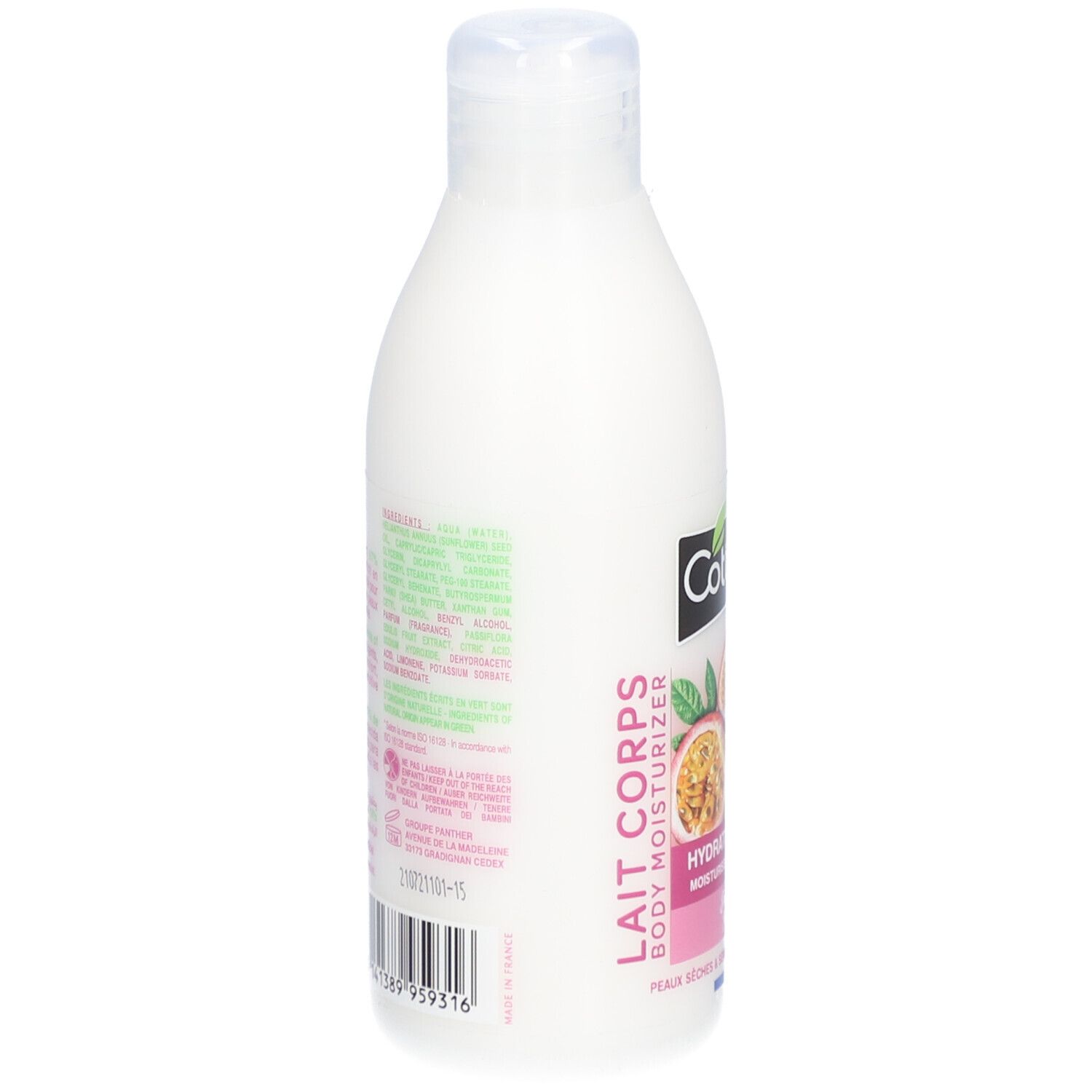 Witte fles met tekst en barcode. "Lait Corps Body Moisturizer". Achterkant met ingrediënten en fabrikant informatie.