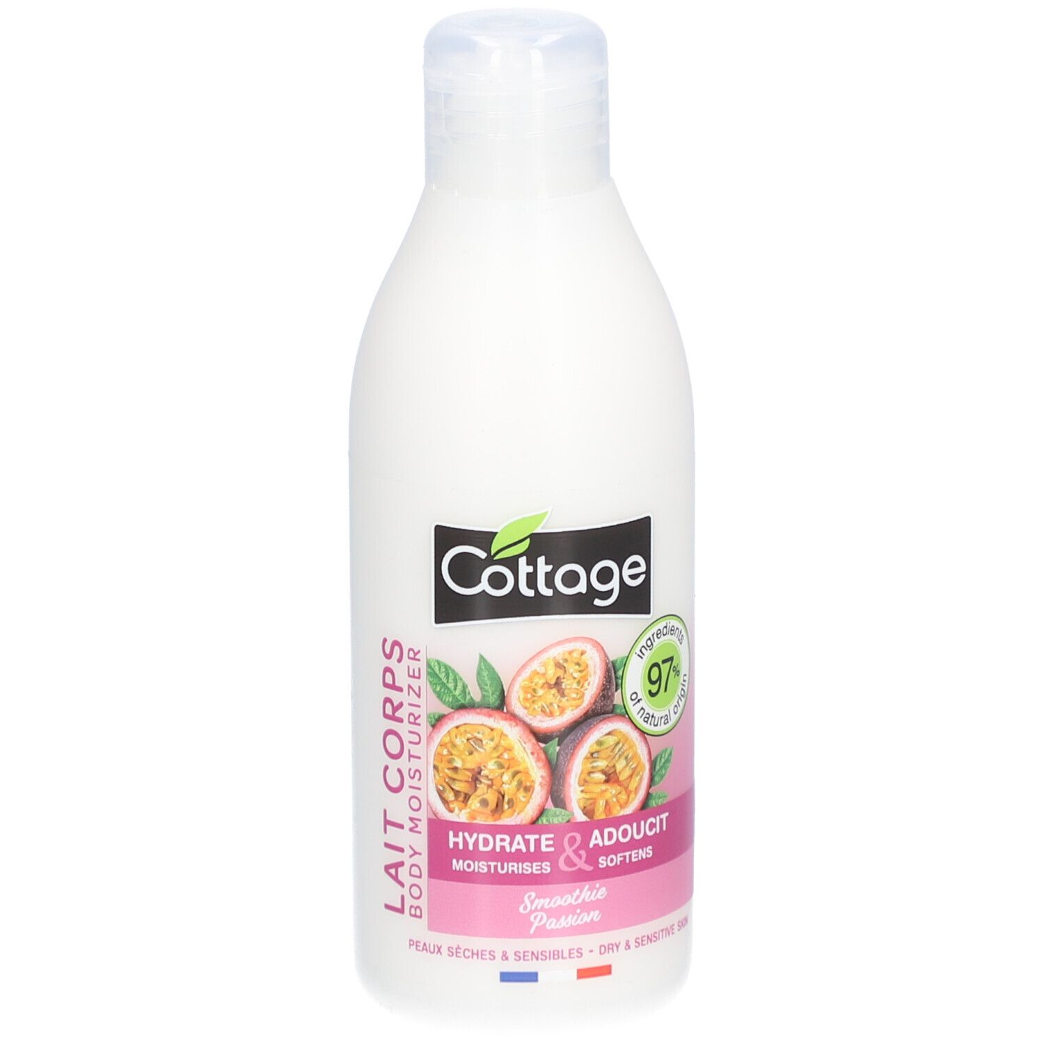 Witte fles met "Cottage" logo en passievrucht illustratie. Tekst: "Lait Corps Body Moisturizer". 