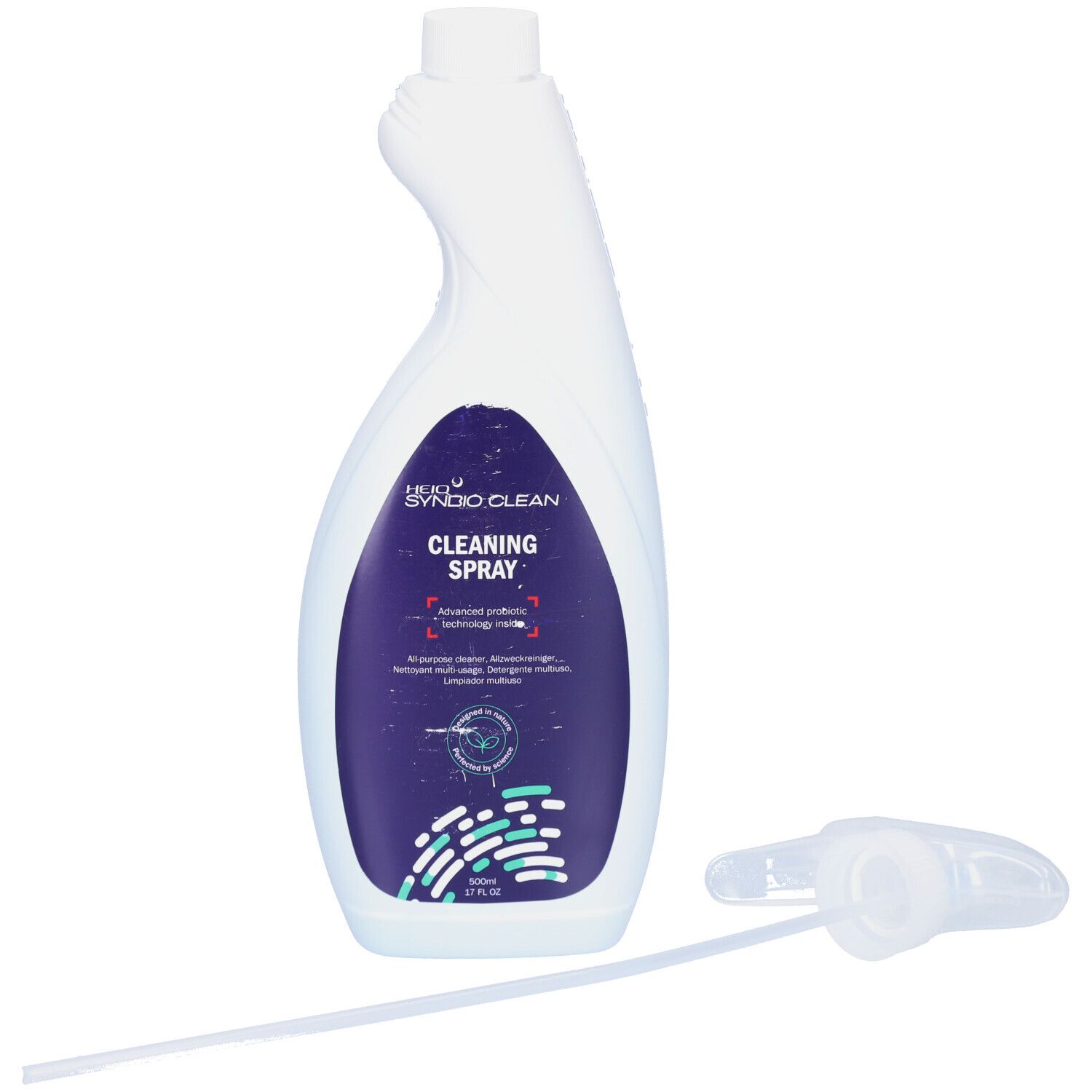 Witte reinigingssprayfles met sproeikop. Etiket met productinformatie en logo.