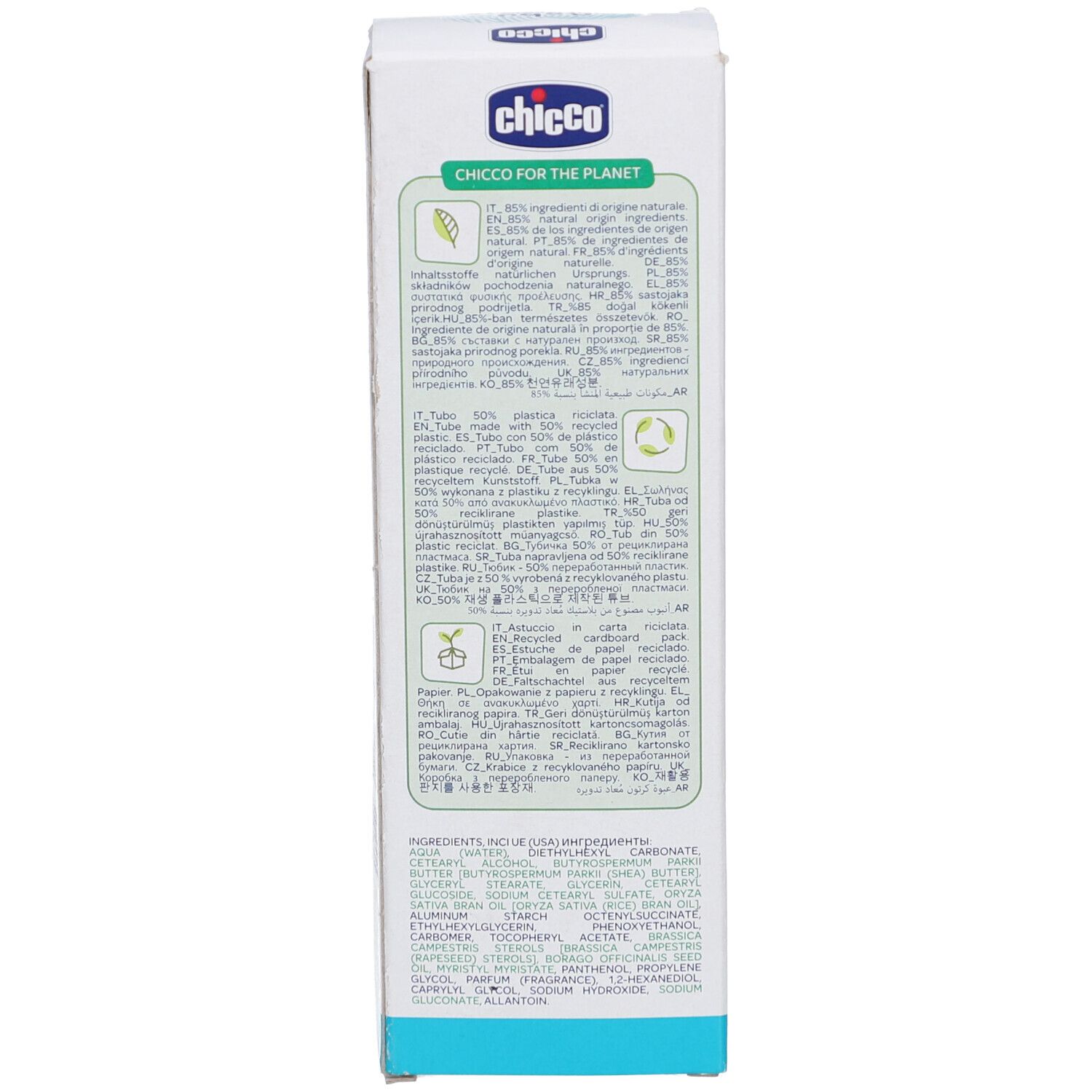 Achterkant van de productverpakking. Tekst in meerdere talen. Bevat informatie over ingrediënten en duurzaamheid.